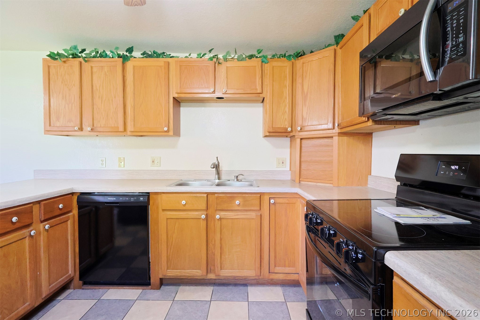 302 E Elm Street Skiatook OK 74070