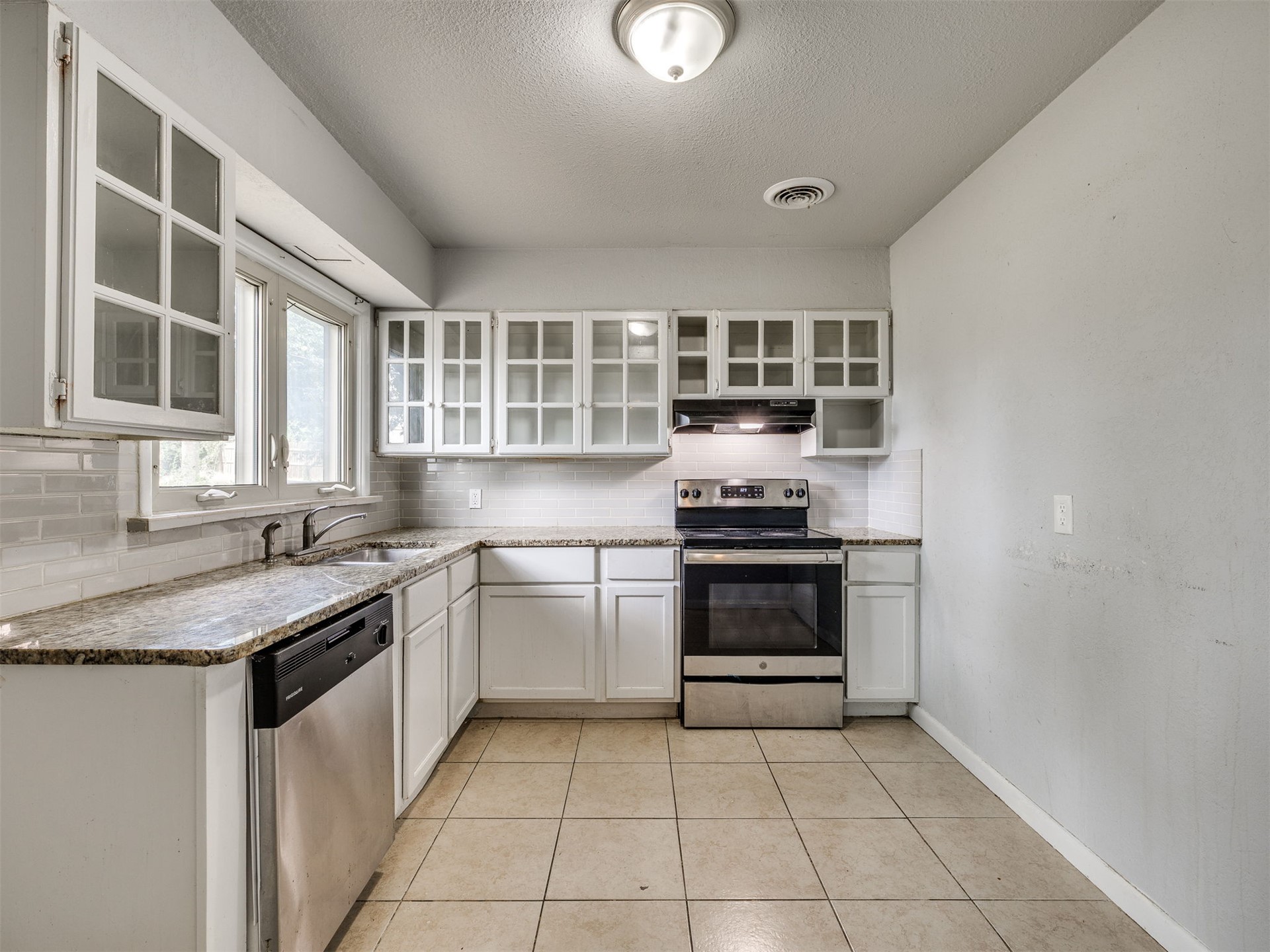 8934 E Newton Street Tulsa OK 74115