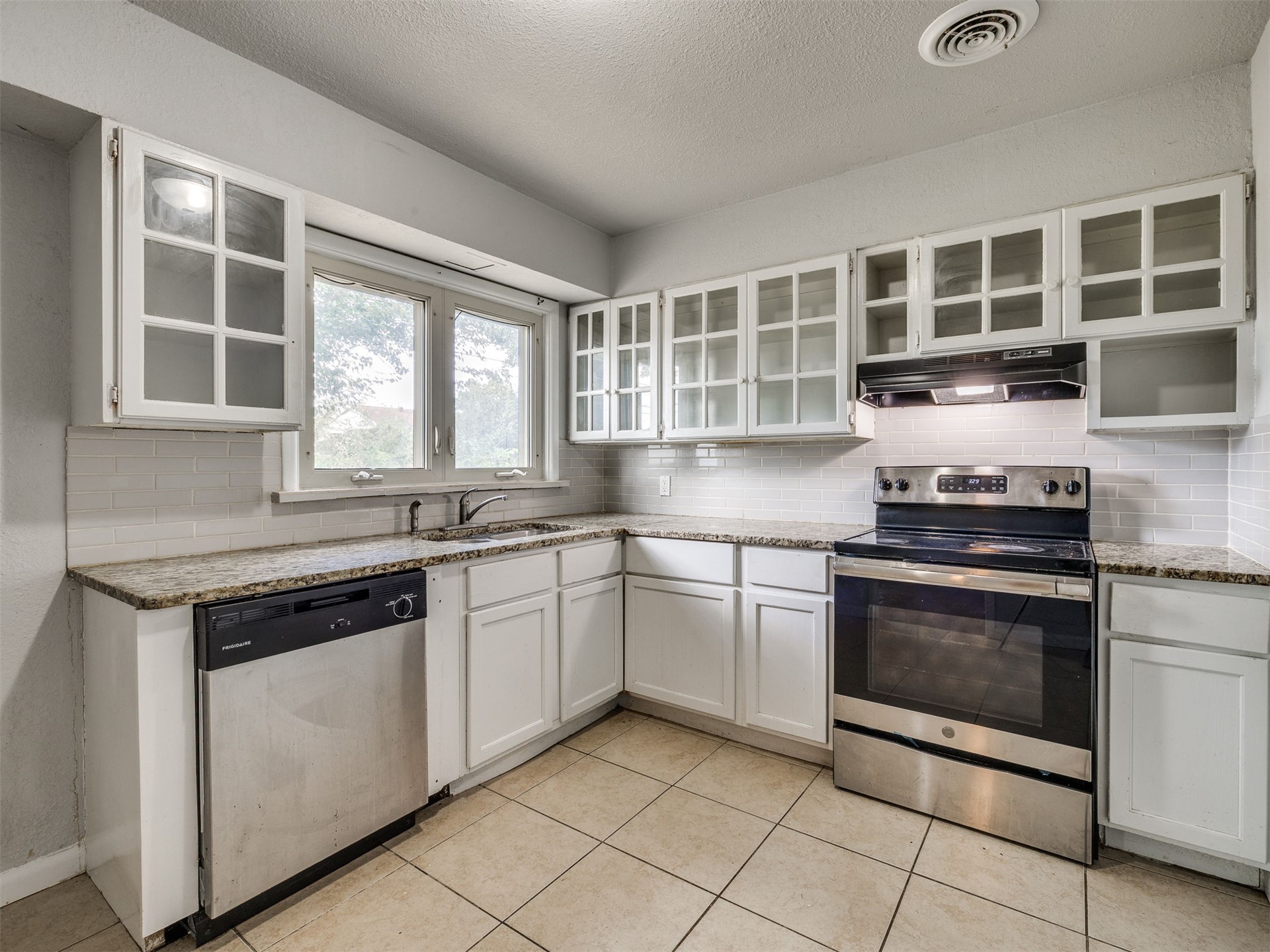 8934 E Newton Street Tulsa OK 74115