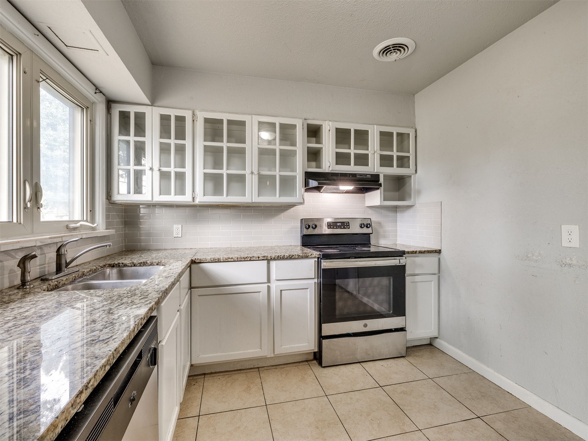 8934 E Newton Street Tulsa OK 74115