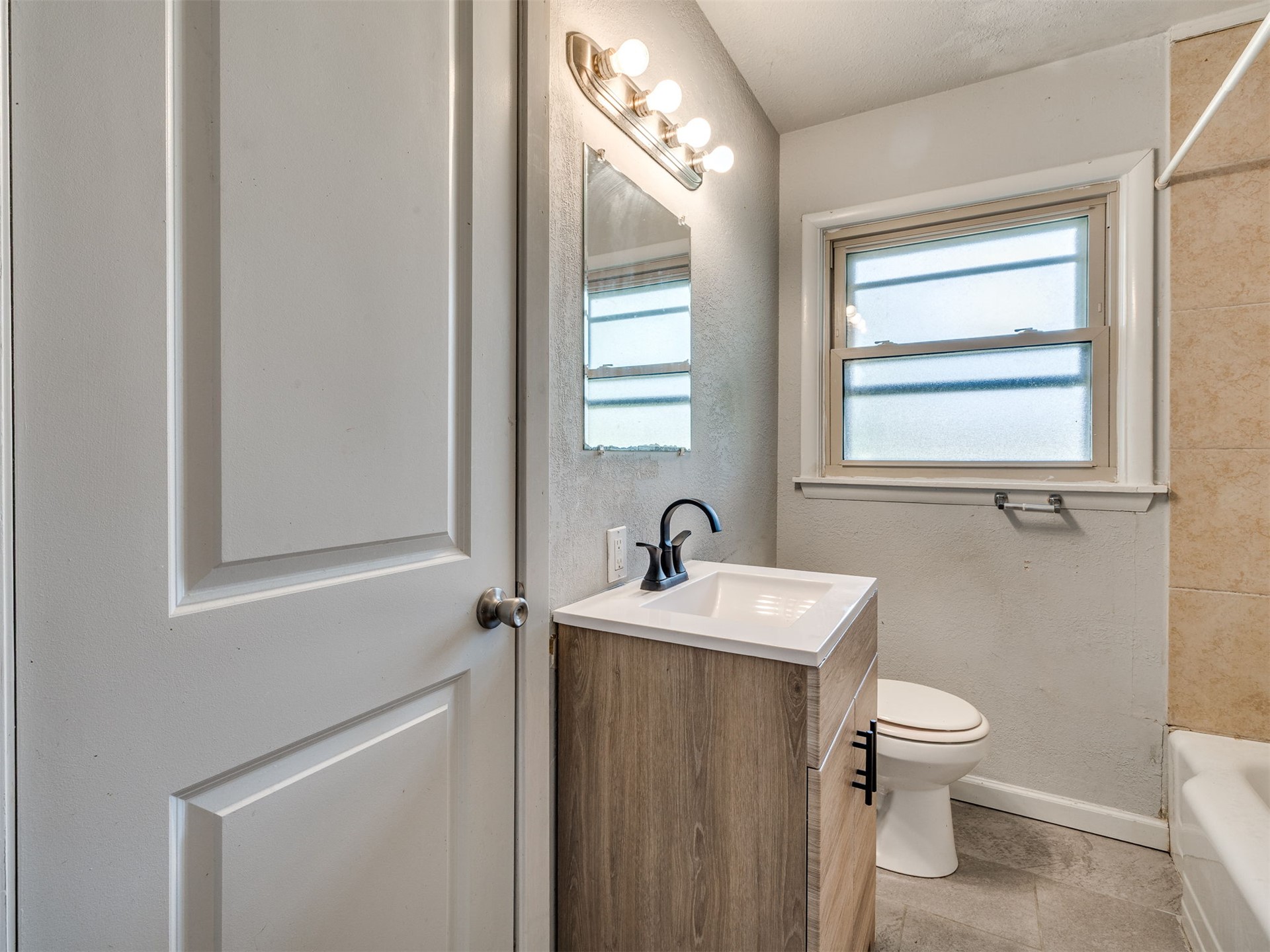 8934 E Newton Street Tulsa OK 74115