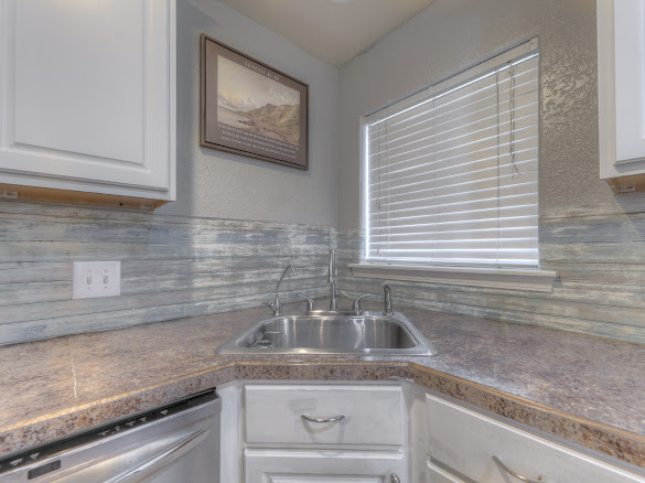 410 E 4th Street Skiatook OK 74070