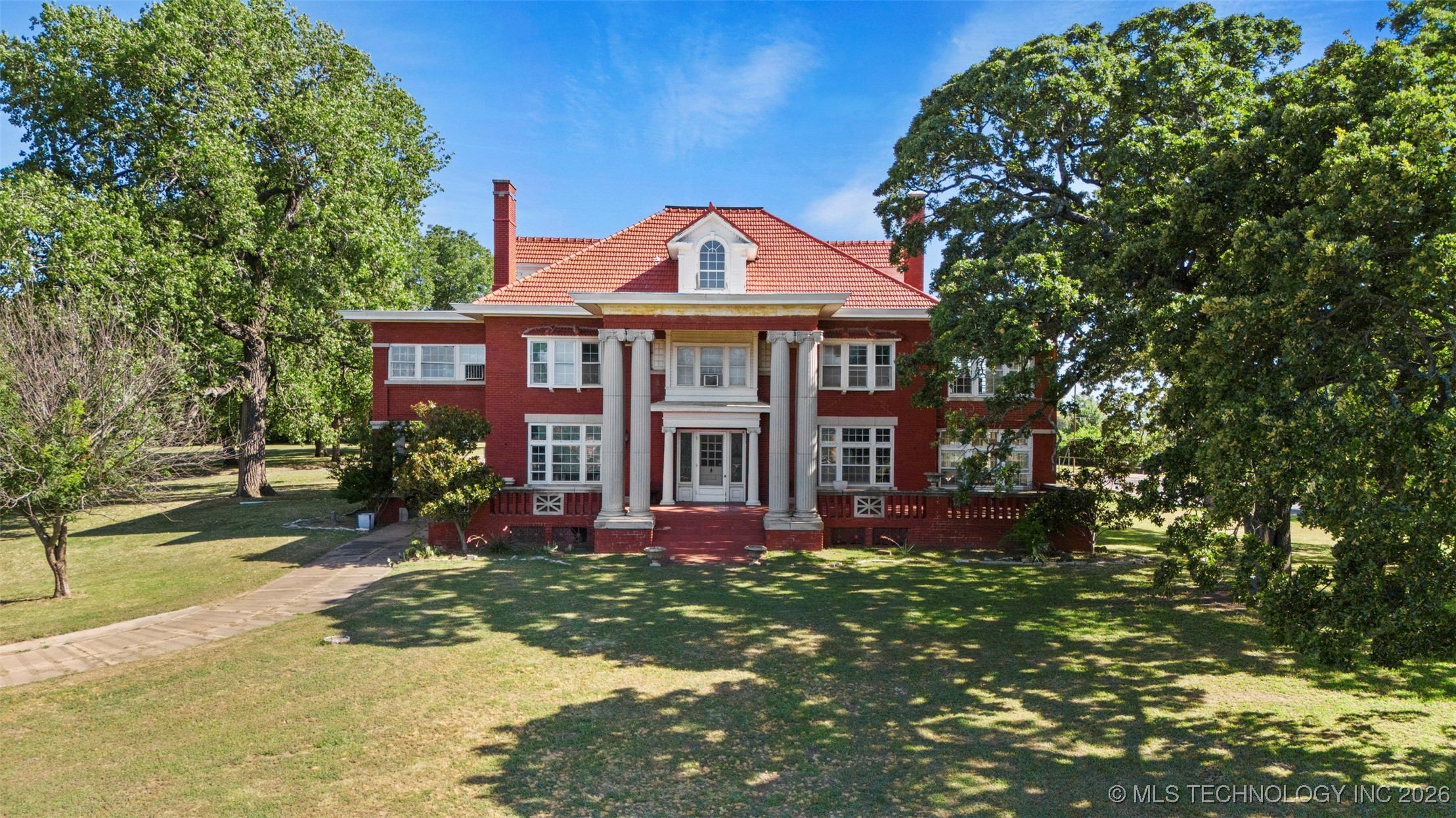 1312 E 9th Ada OK 74820