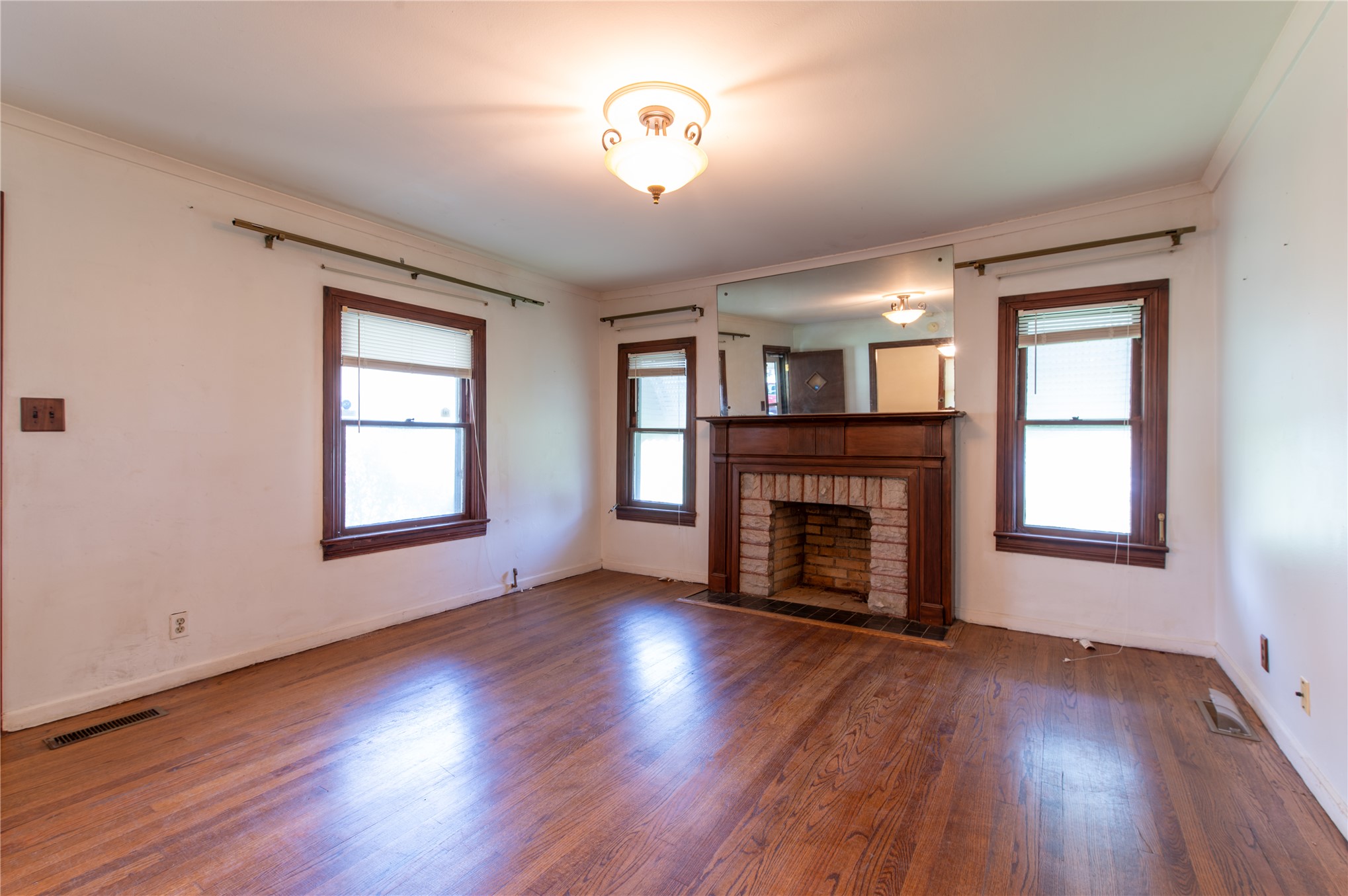 2812 W 37th Place Tulsa OK 74107