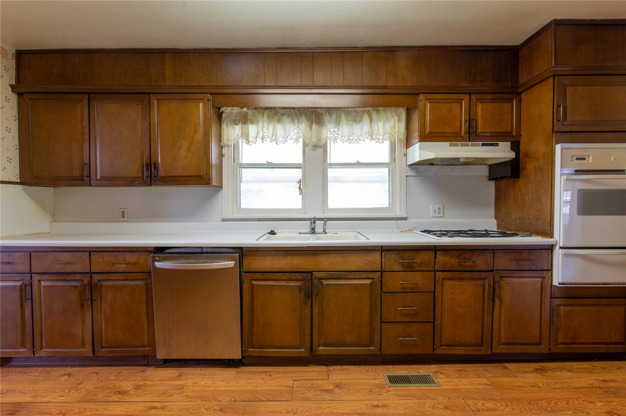 2812 W 37th Place Tulsa OK 74107