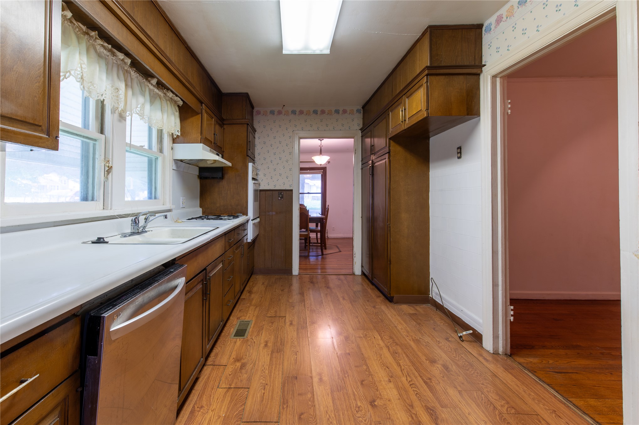 2812 W 37th Place Tulsa OK 74107