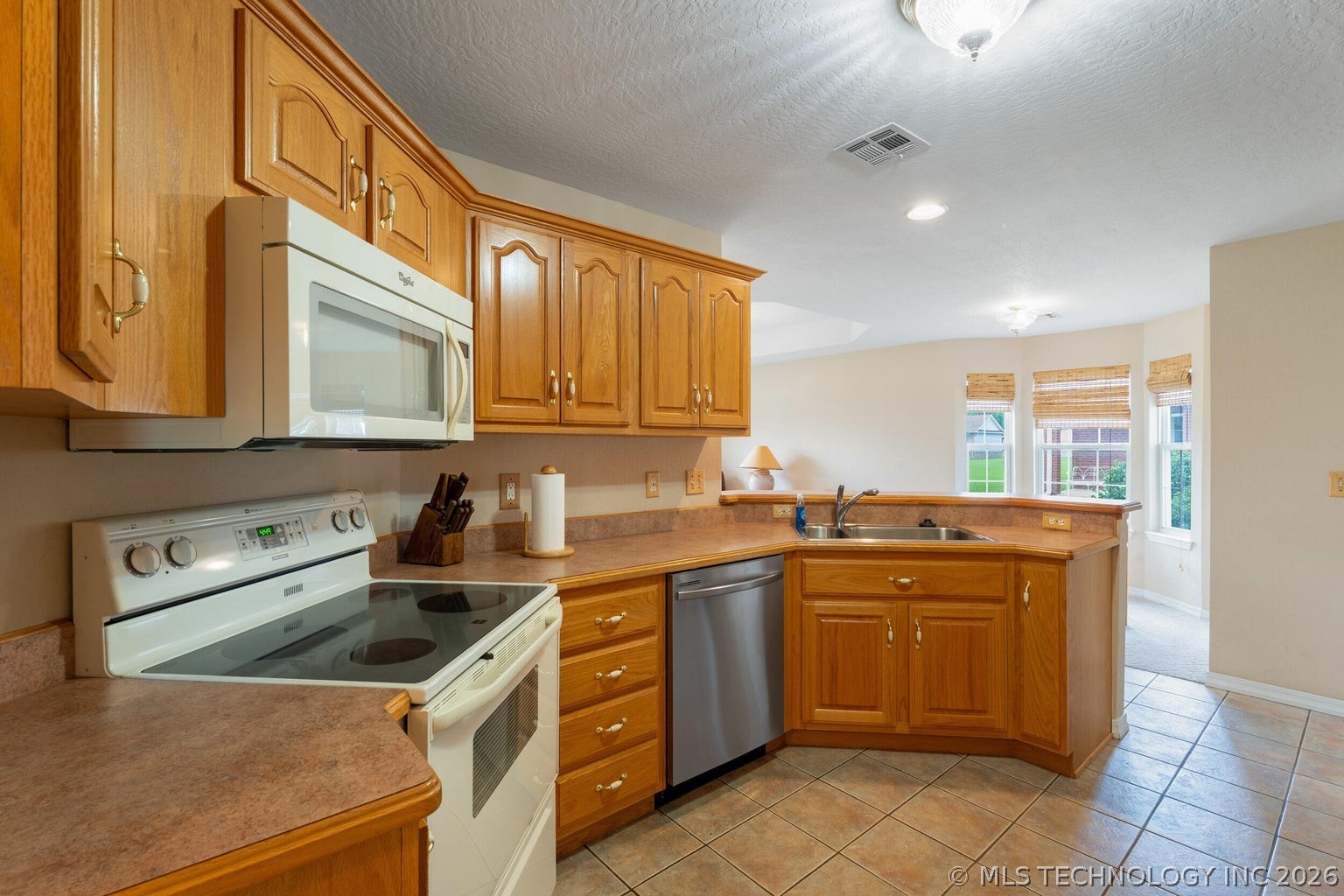 707 E 10th Street Grove OK 74344