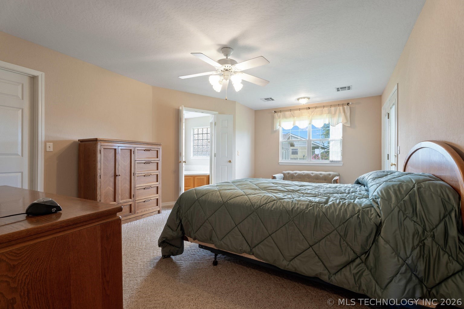 707 E 10th Street Grove OK 74344