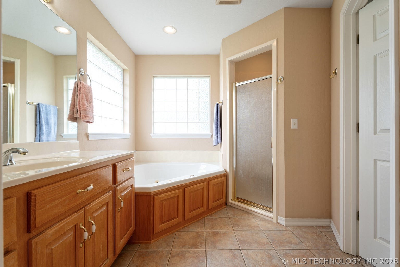 707 E 10th Street Grove OK 74344