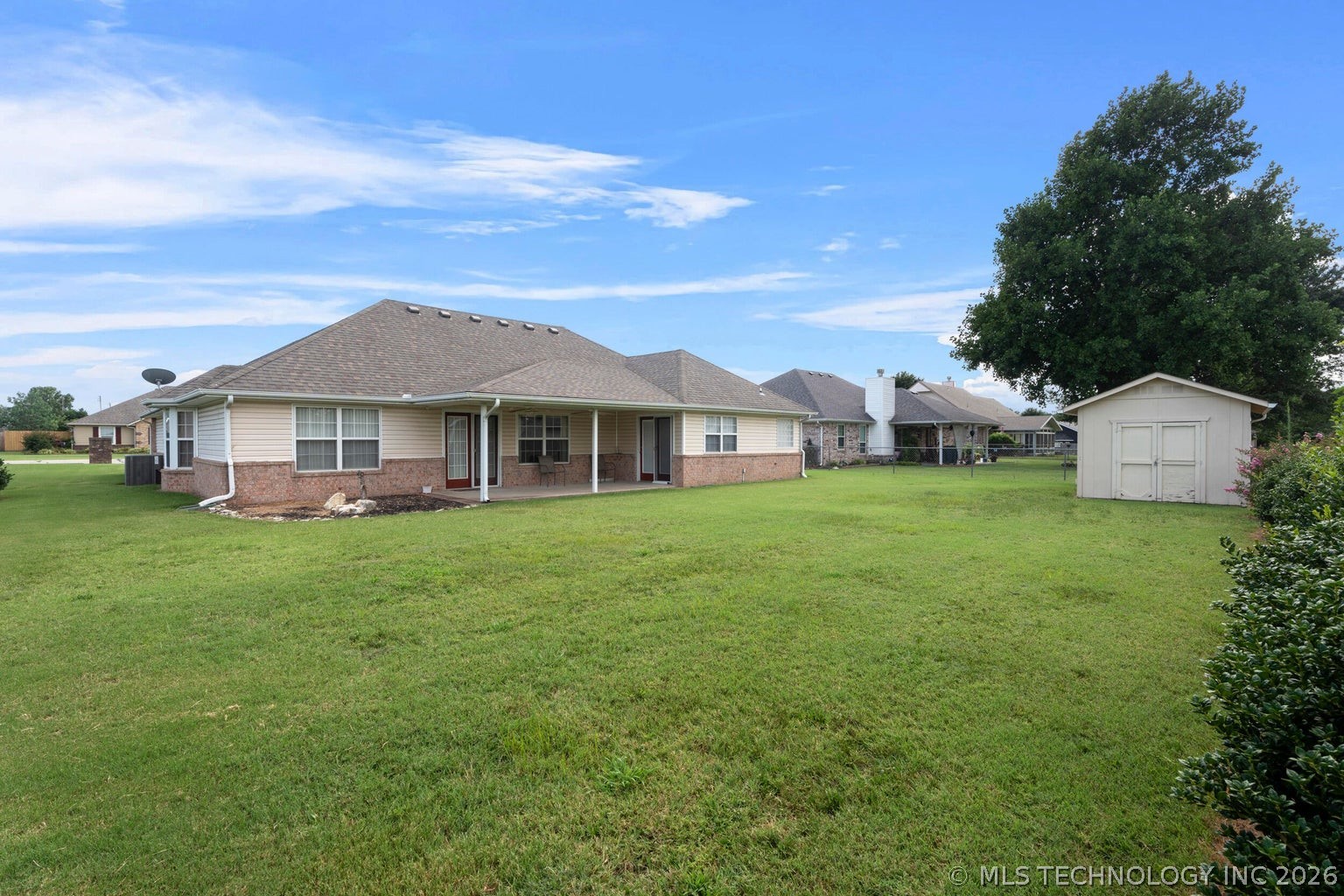 707 E 10th Street Grove OK 74344