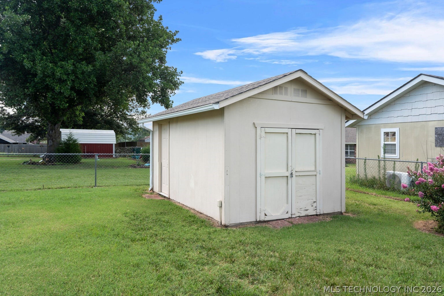 707 E 10th Street Grove OK 74344