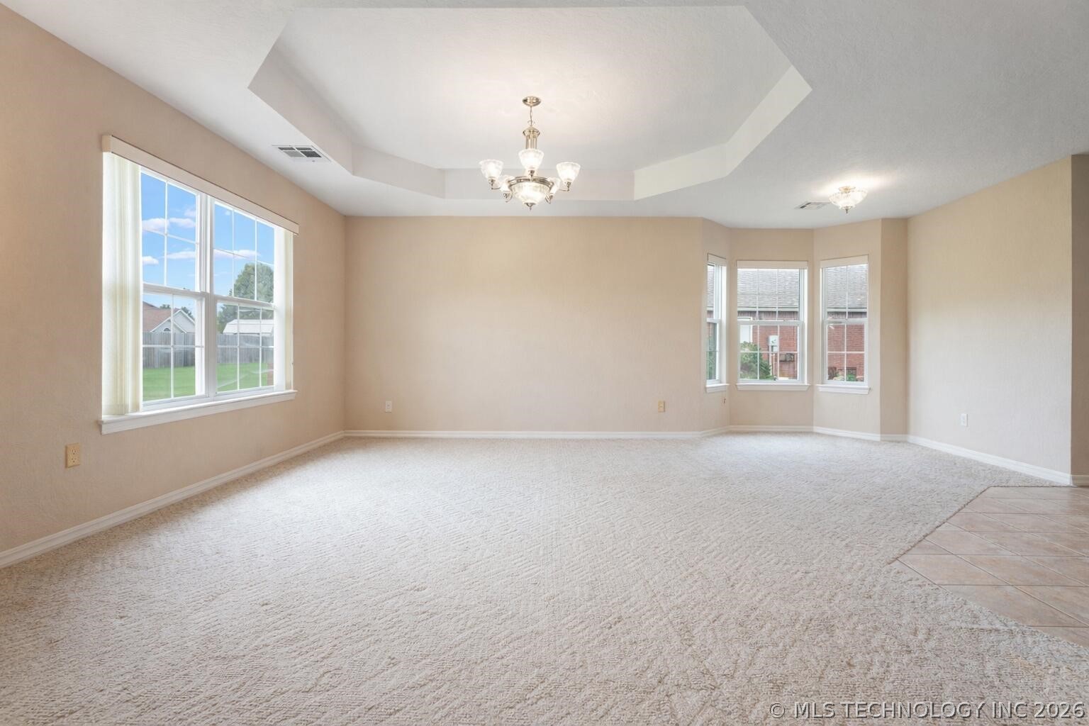 707 E 10th Street Grove OK 74344