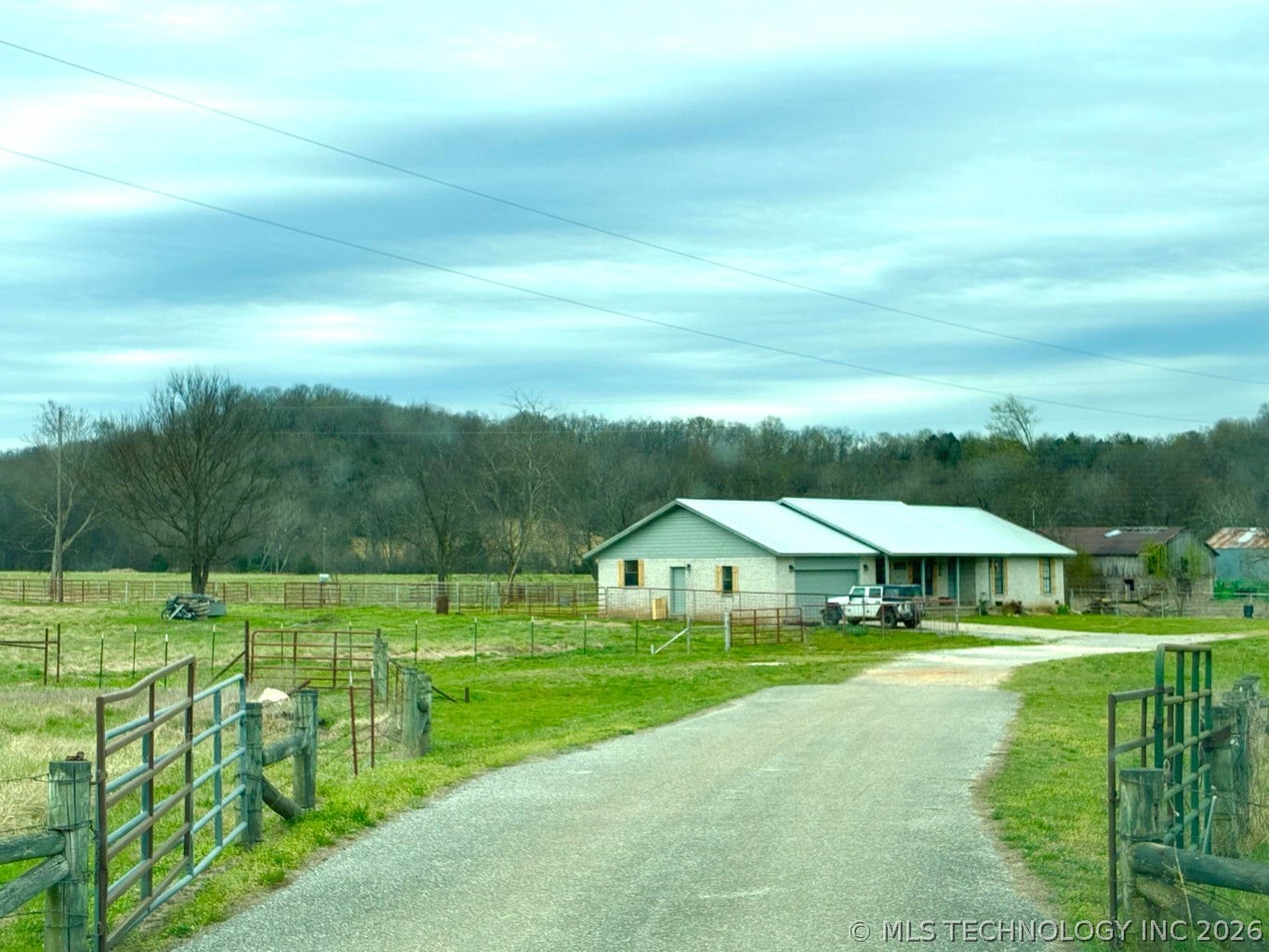 4313 County Road 4360 Eucha OK 74342