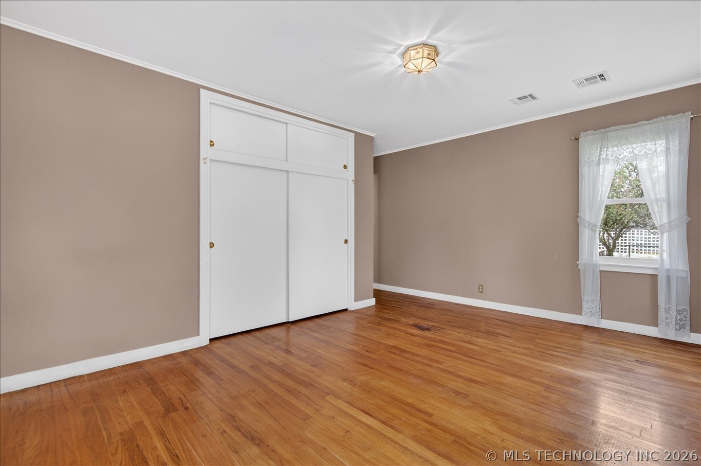 1906 S Dewey Avenue Bartlesville OK 74003
