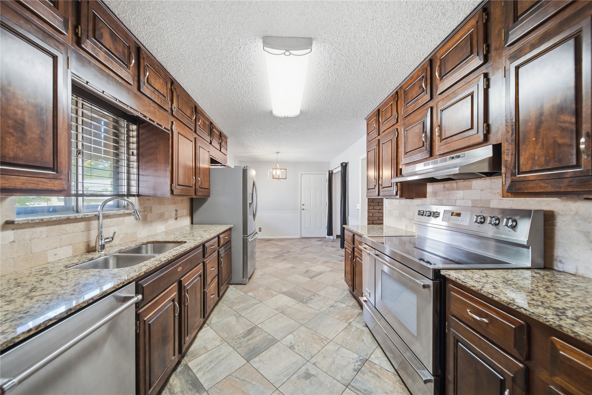 5811 E 61st Place Tulsa OK 74136