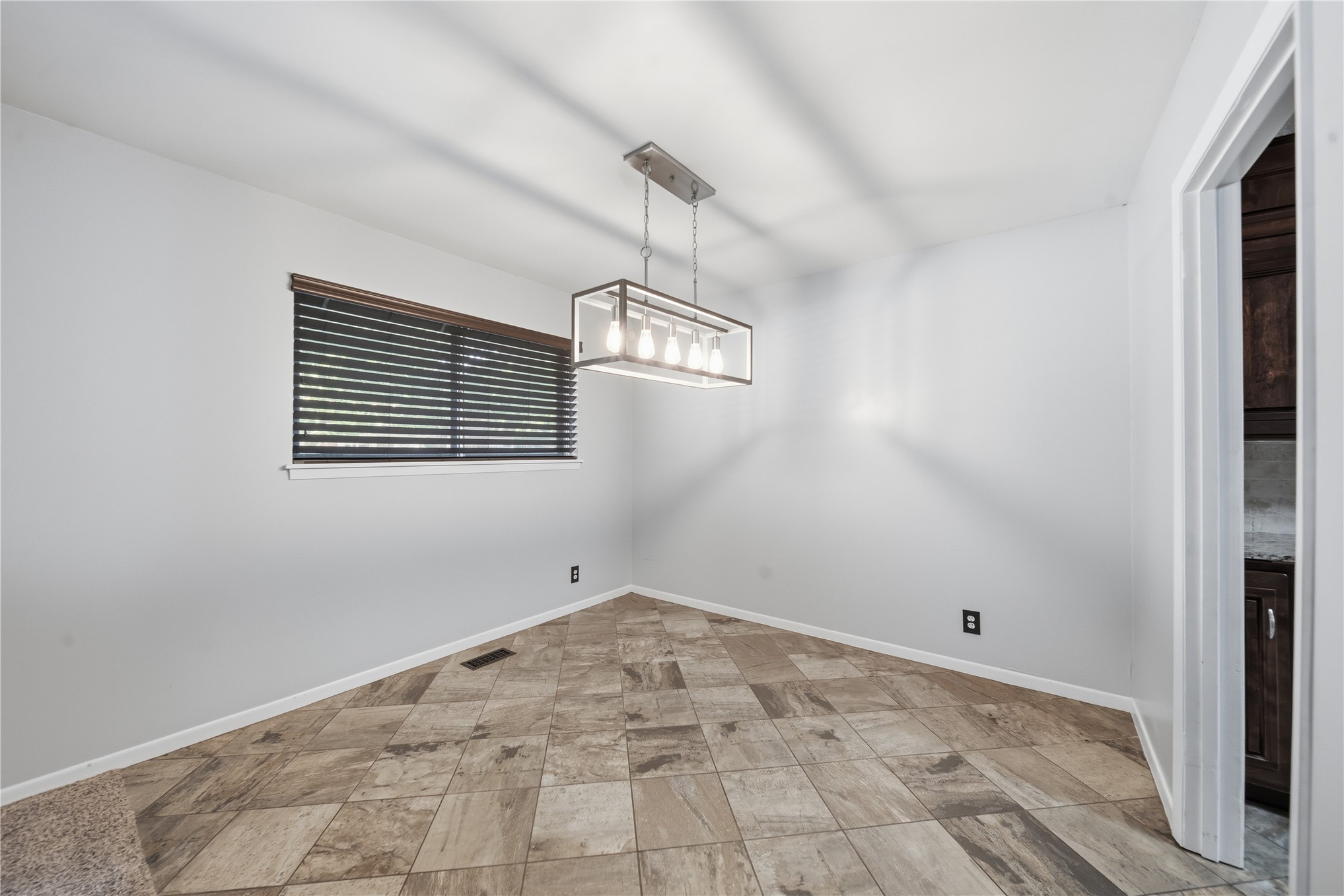 5811 E 61st Place Tulsa OK 74136