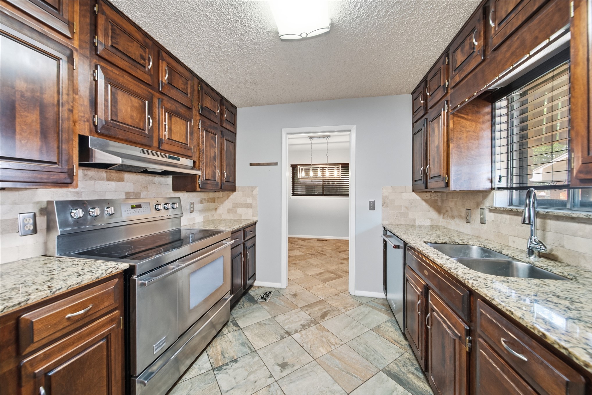 5811 E 61st Place Tulsa OK 74136