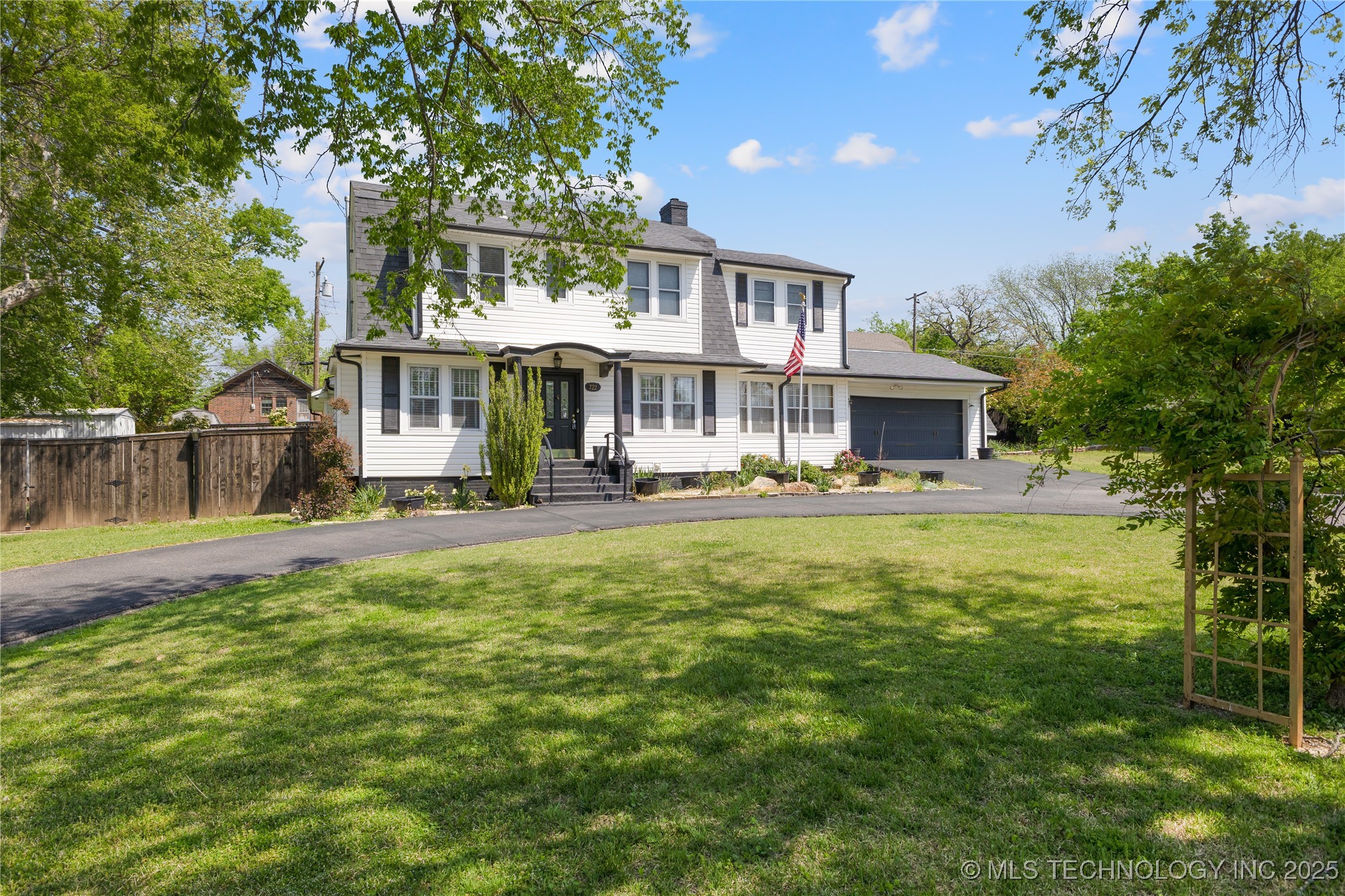 722 E 18th Street Ada OK 74820