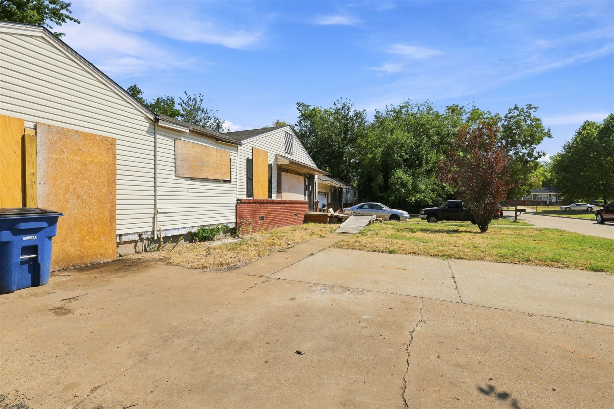 33 E 49th Place N Tulsa OK 74126