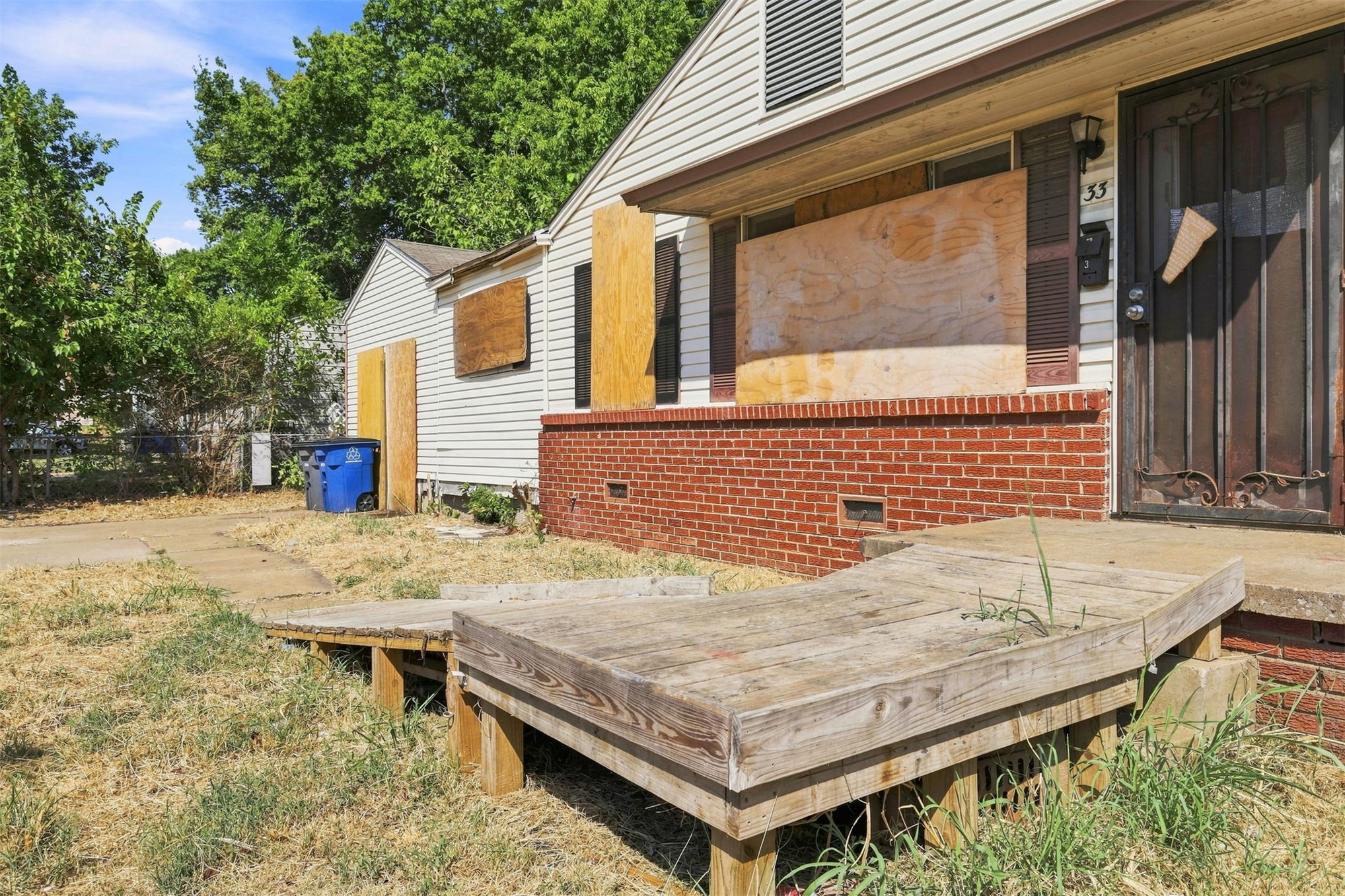 33 E 49th Place N Tulsa OK 74126