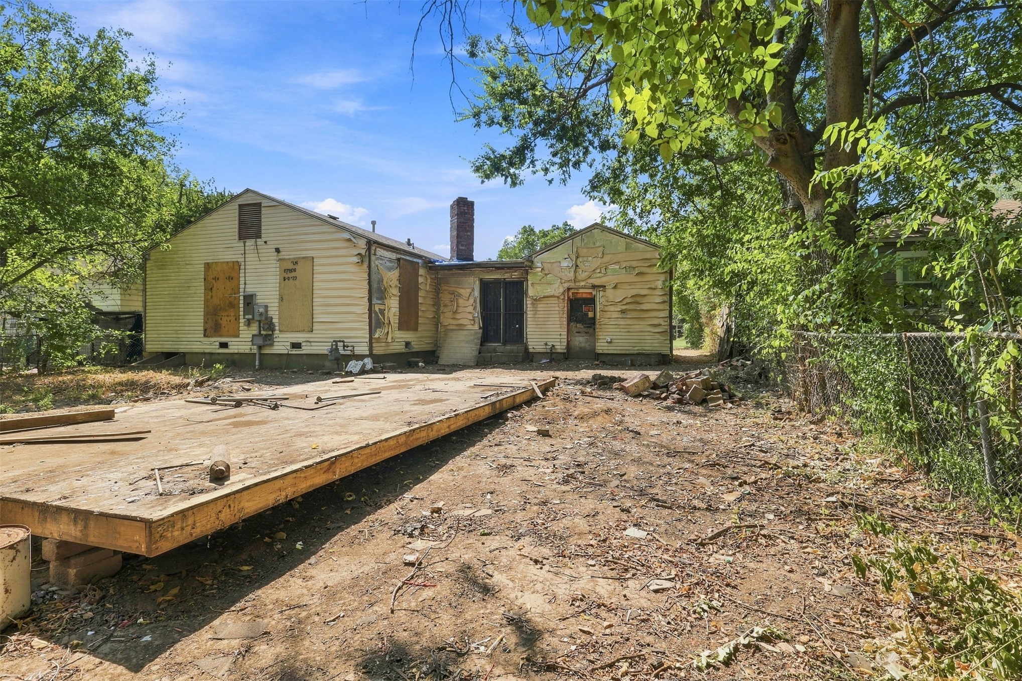 33 E 49th Place N Tulsa OK 74126