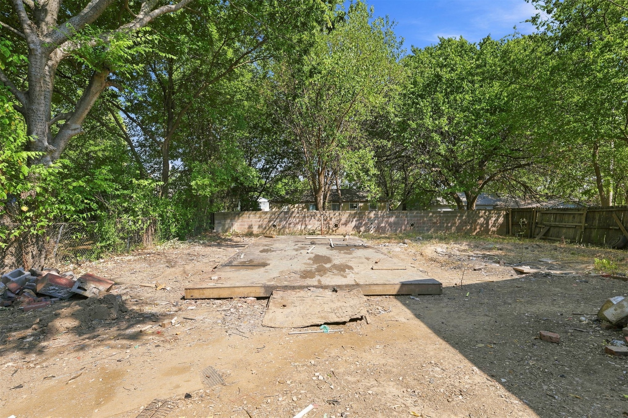 33 E 49th Place N Tulsa OK 74126