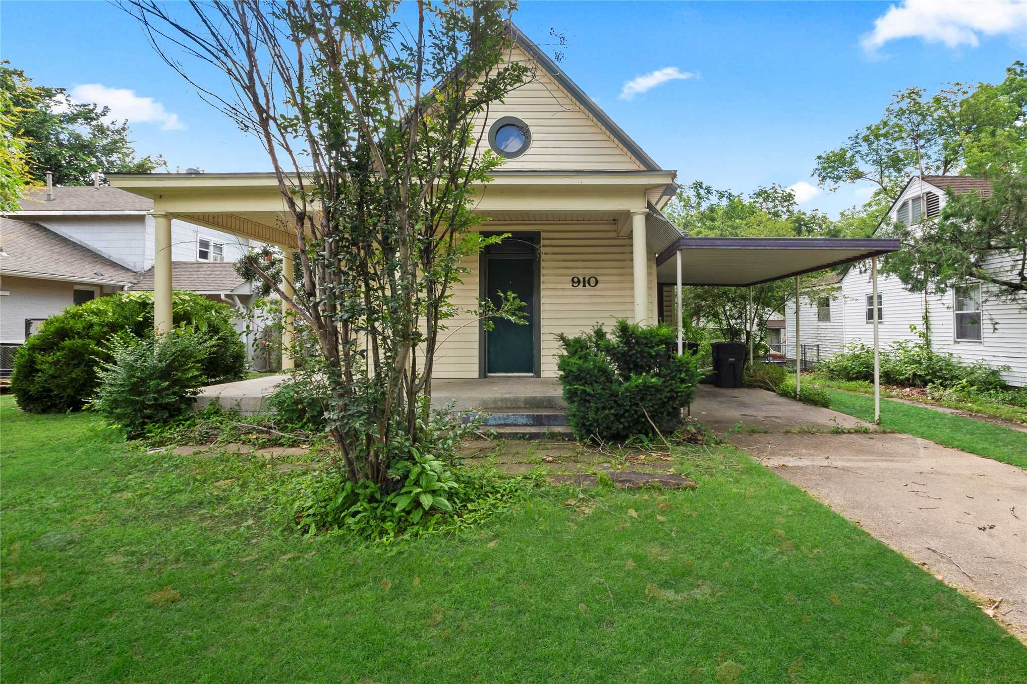 910 SE Wyandotte Avenue Bartlesville OK 74003