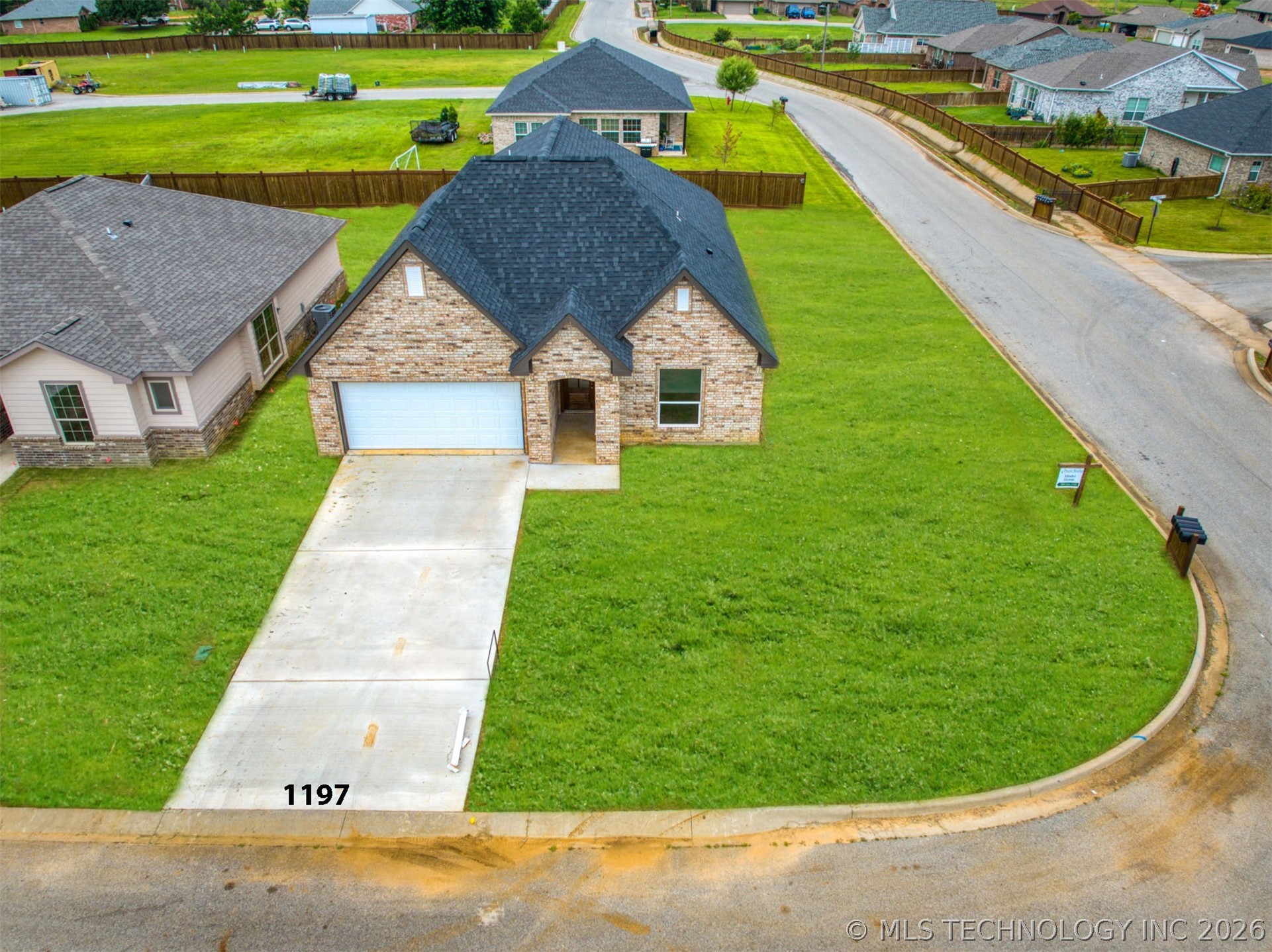 1197 Wild Indigo Circle Calera OK 74730