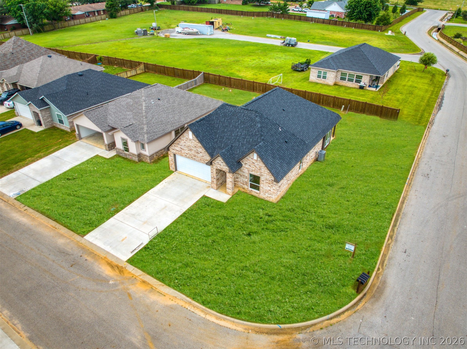 1197 Wild Indigo Circle Calera OK 74730