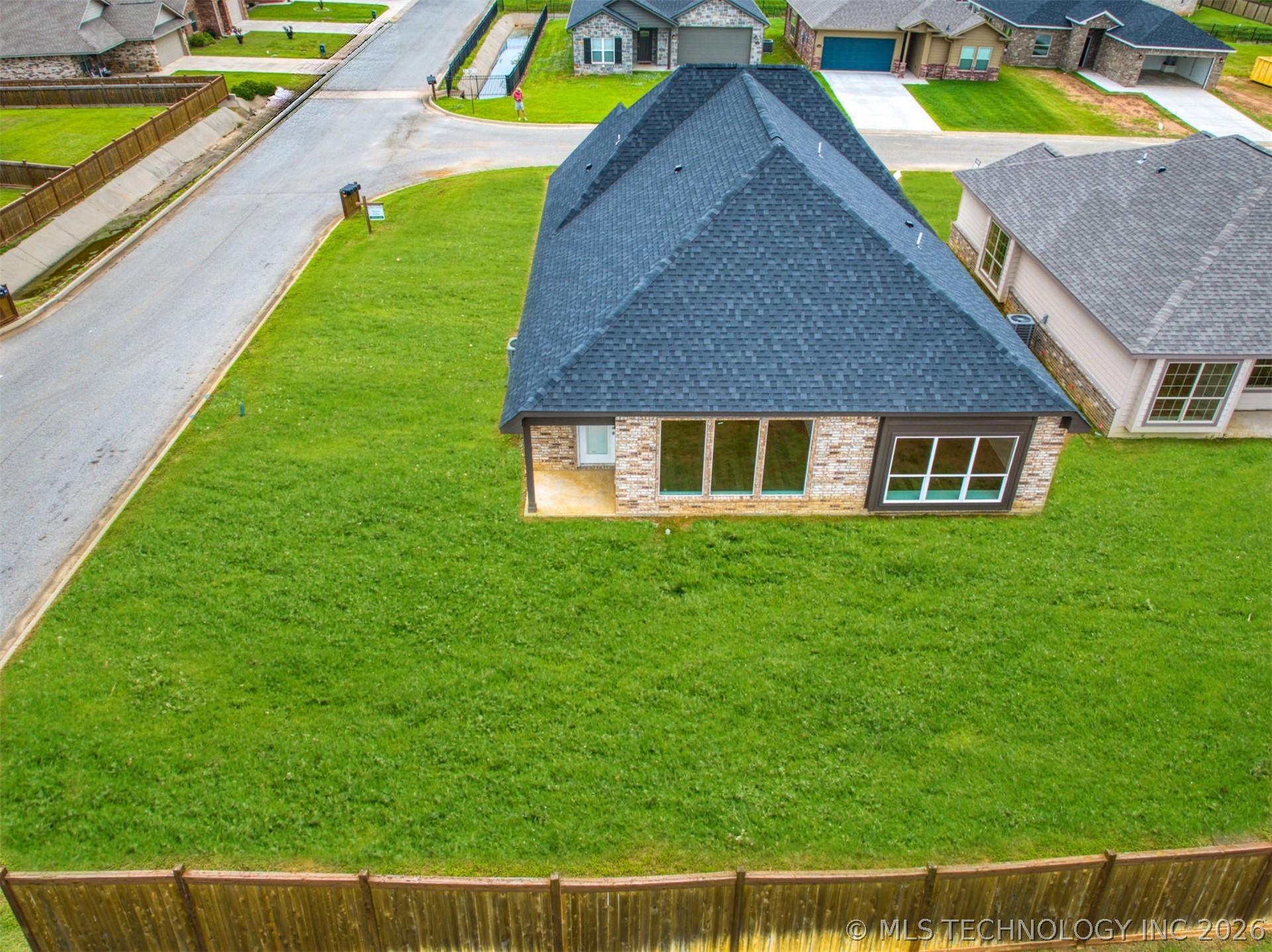 1197 Wild Indigo Circle Calera OK 74730