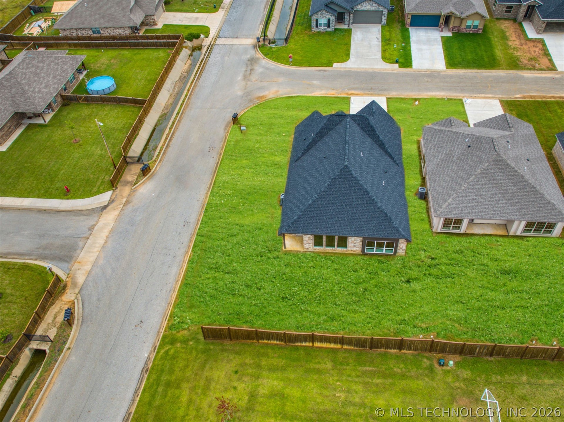 1197 Wild Indigo Circle Calera OK 74730