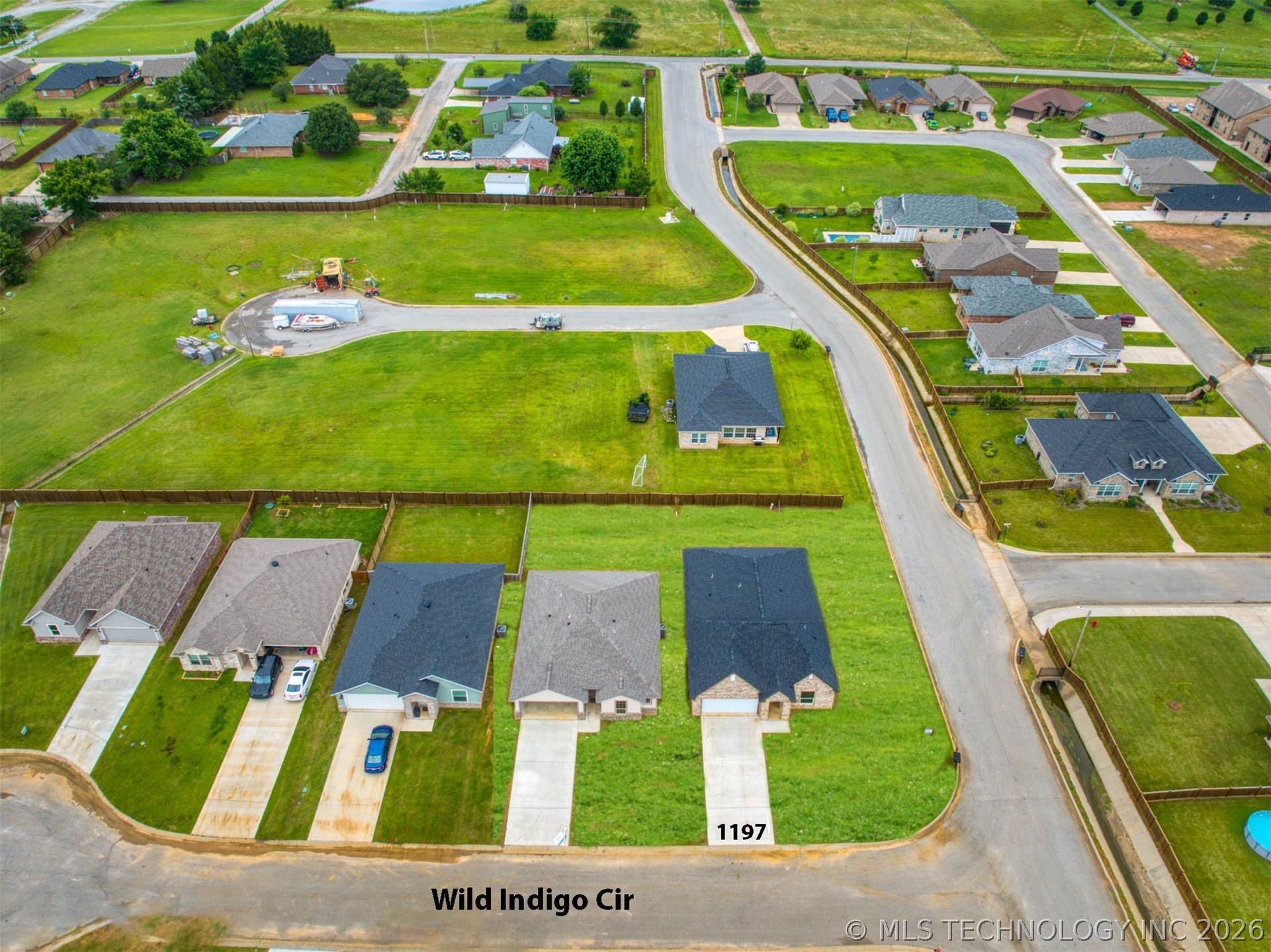 1197 Wild Indigo Circle Calera OK 74730