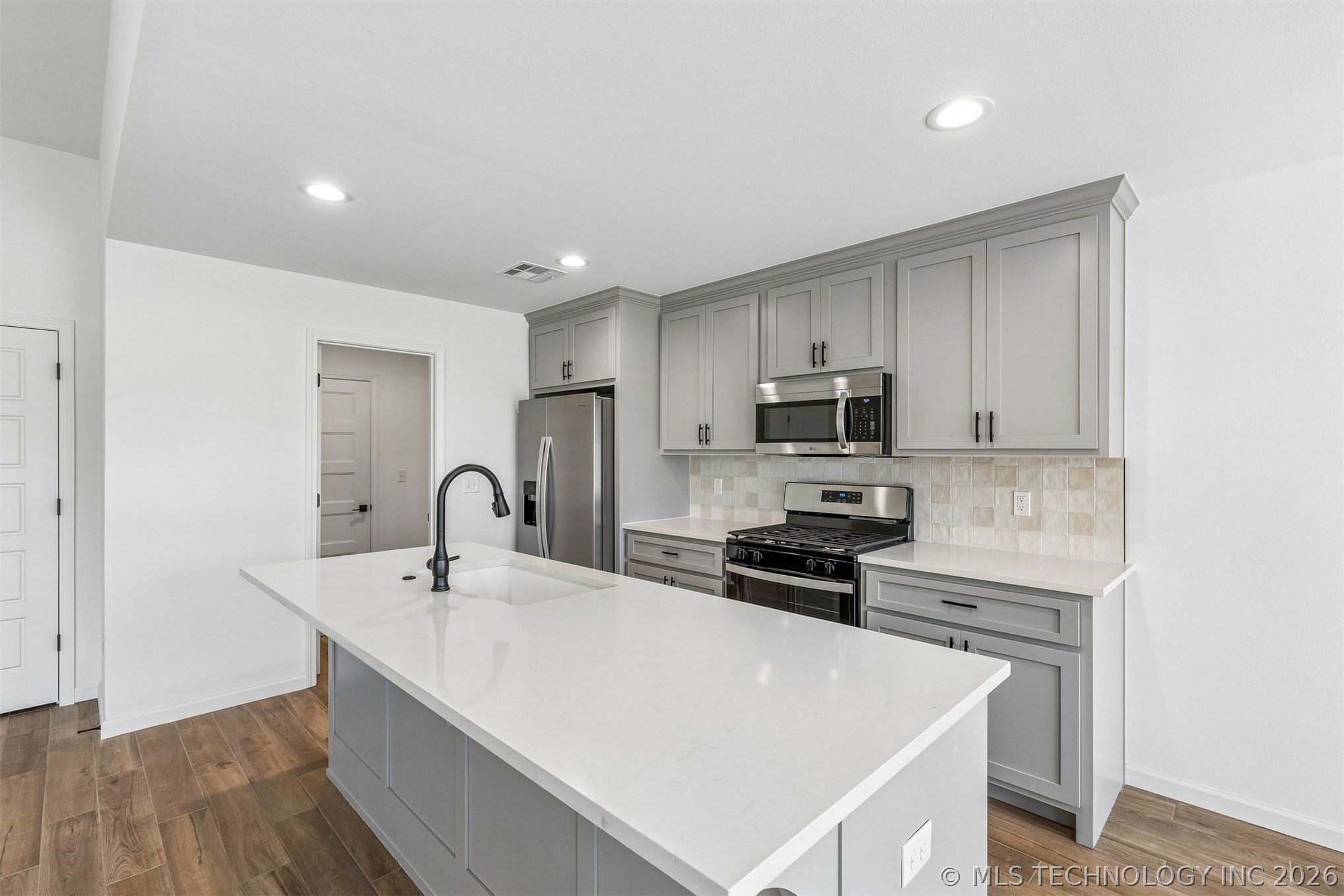 1125 E Cherry Street Cushing OK 74023
