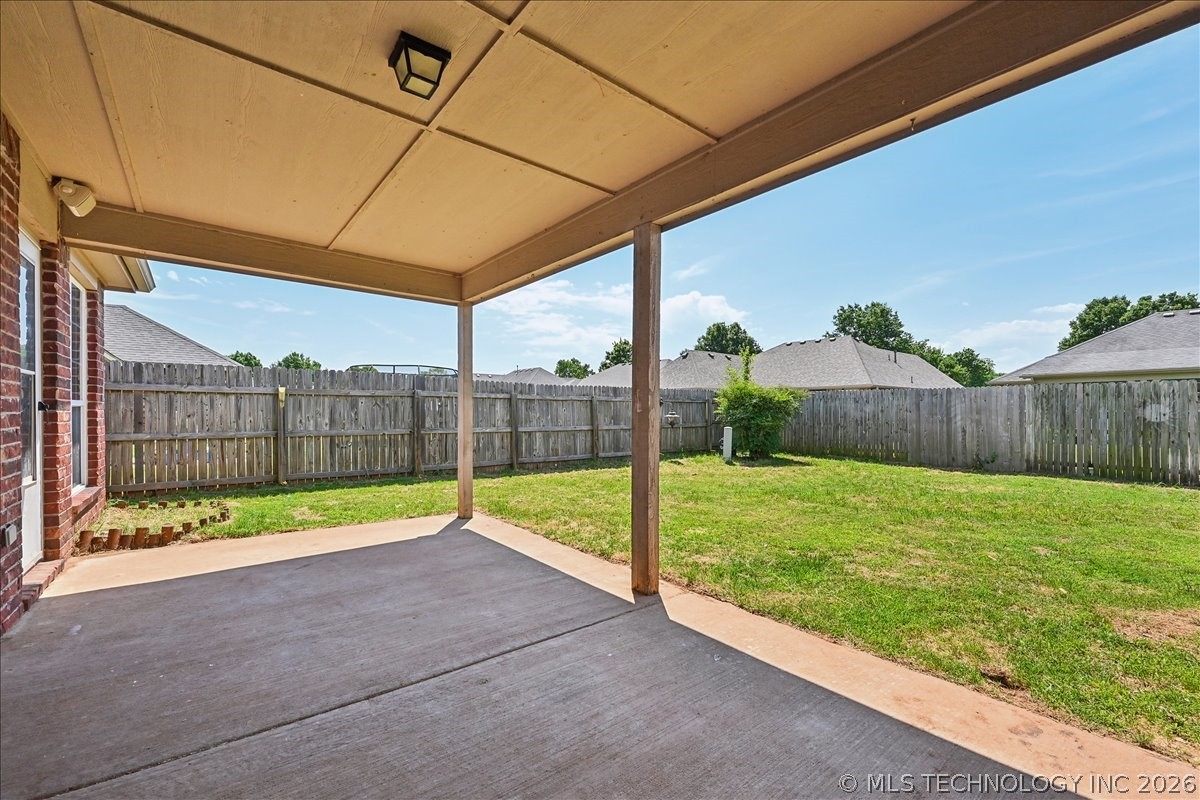 2102 W H. Street Jenks OK 74037