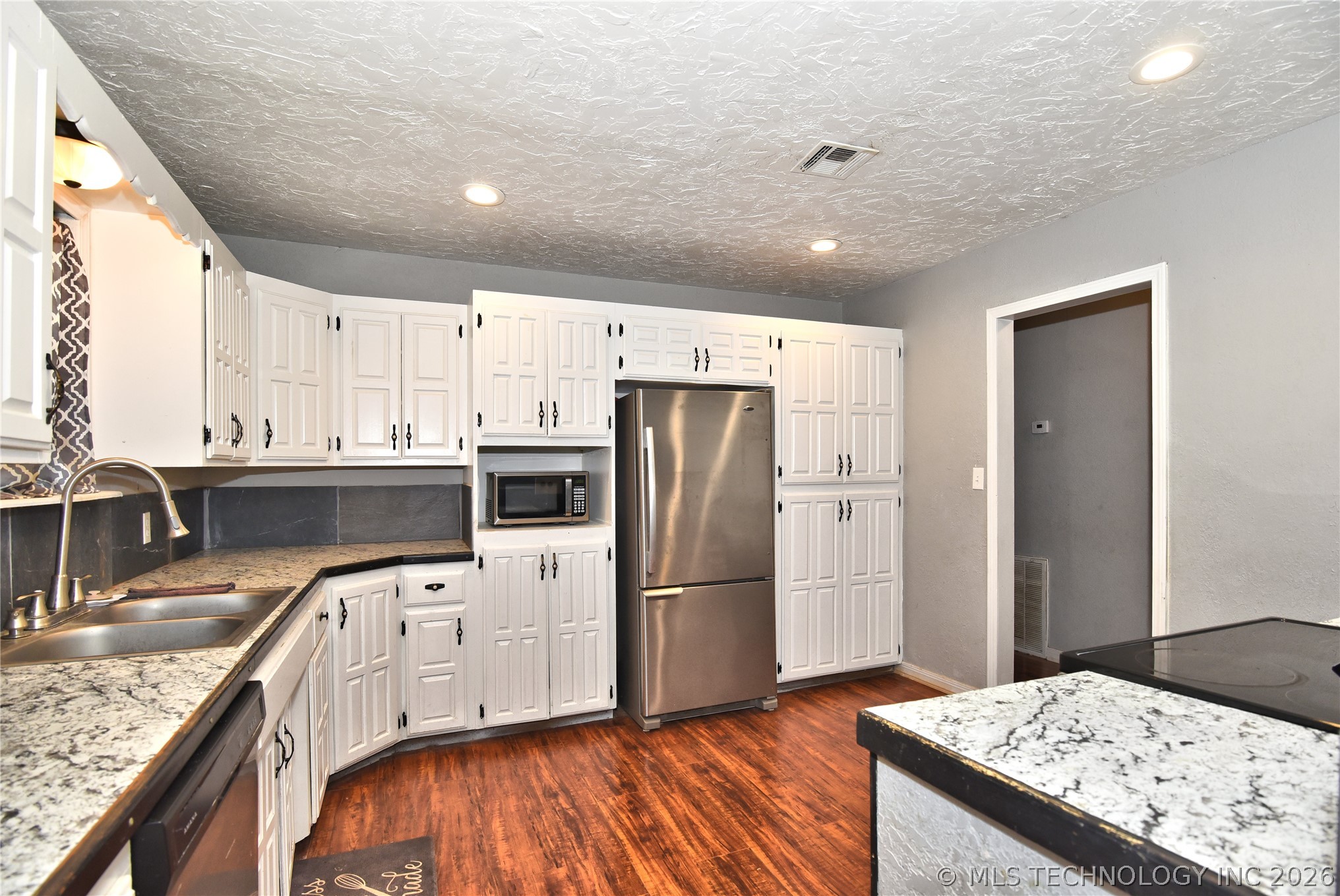 610 S L Avenue Oilton OK 74052