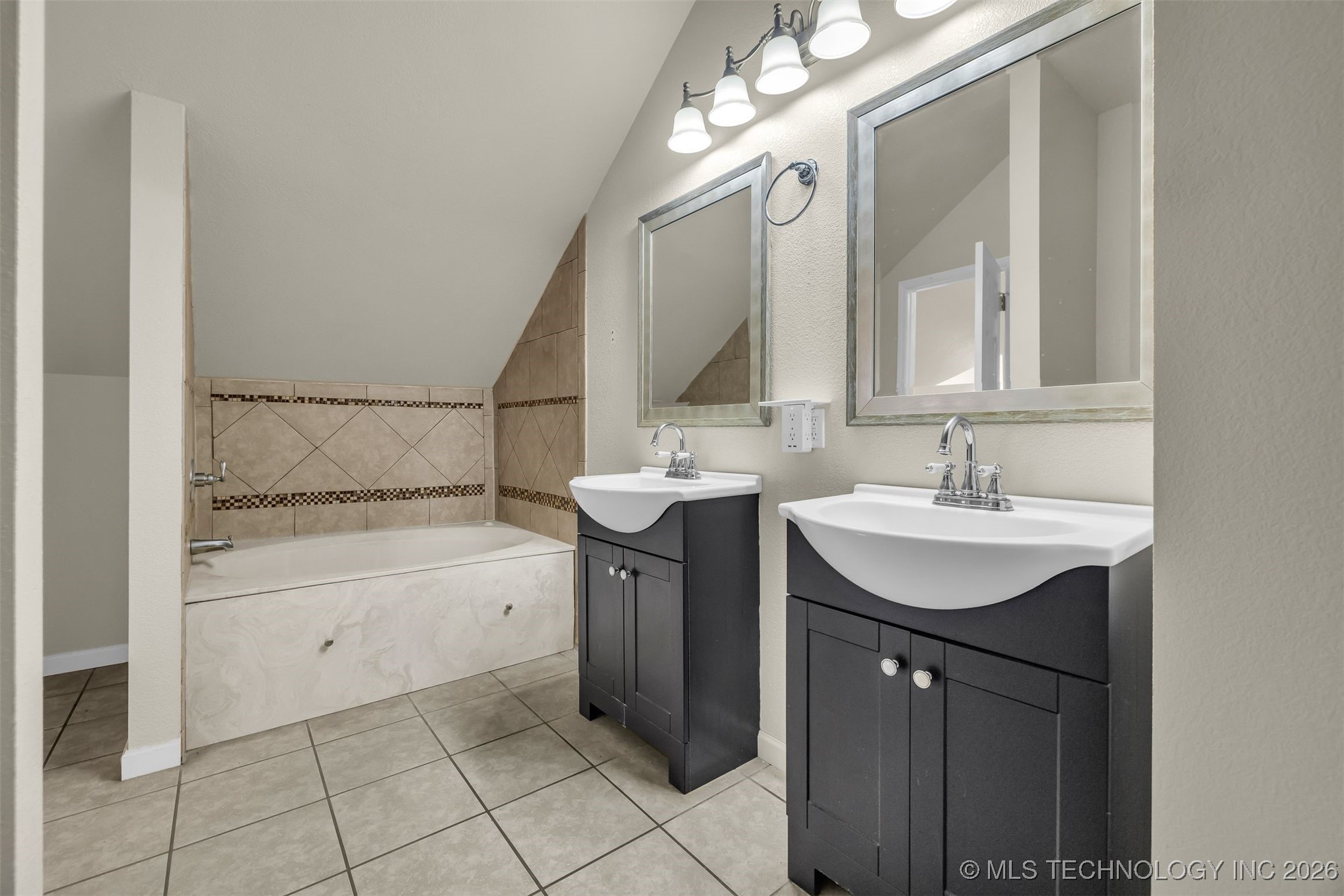 12315 S Garnett Road Broken Arrow OK 74011