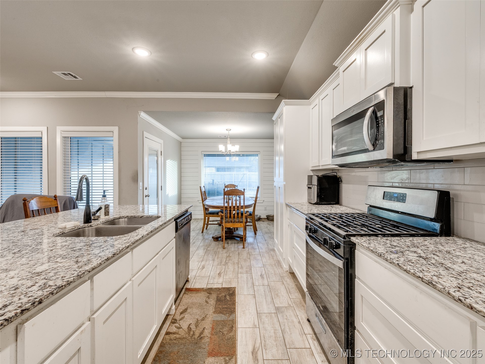 401 W Harrison Street Chouteau OK 74337