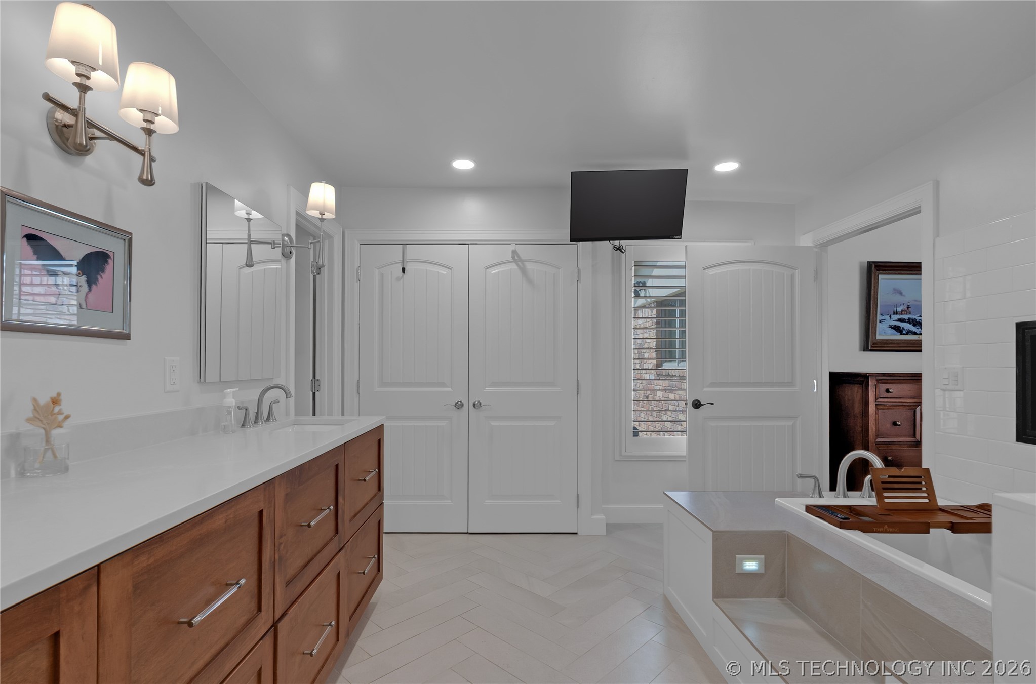 2911 E 70th Court Tulsa OK 74136