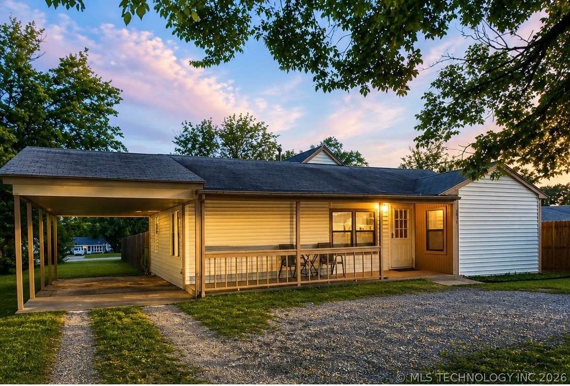 1811 W Broadway Street Collinsville OK 74021
