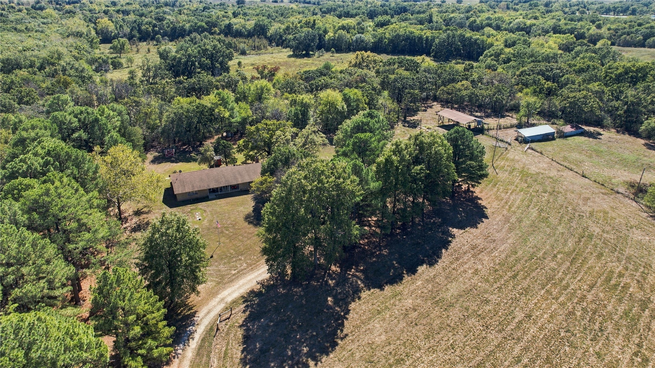 372099 E 1000 Road Castle OK 74833