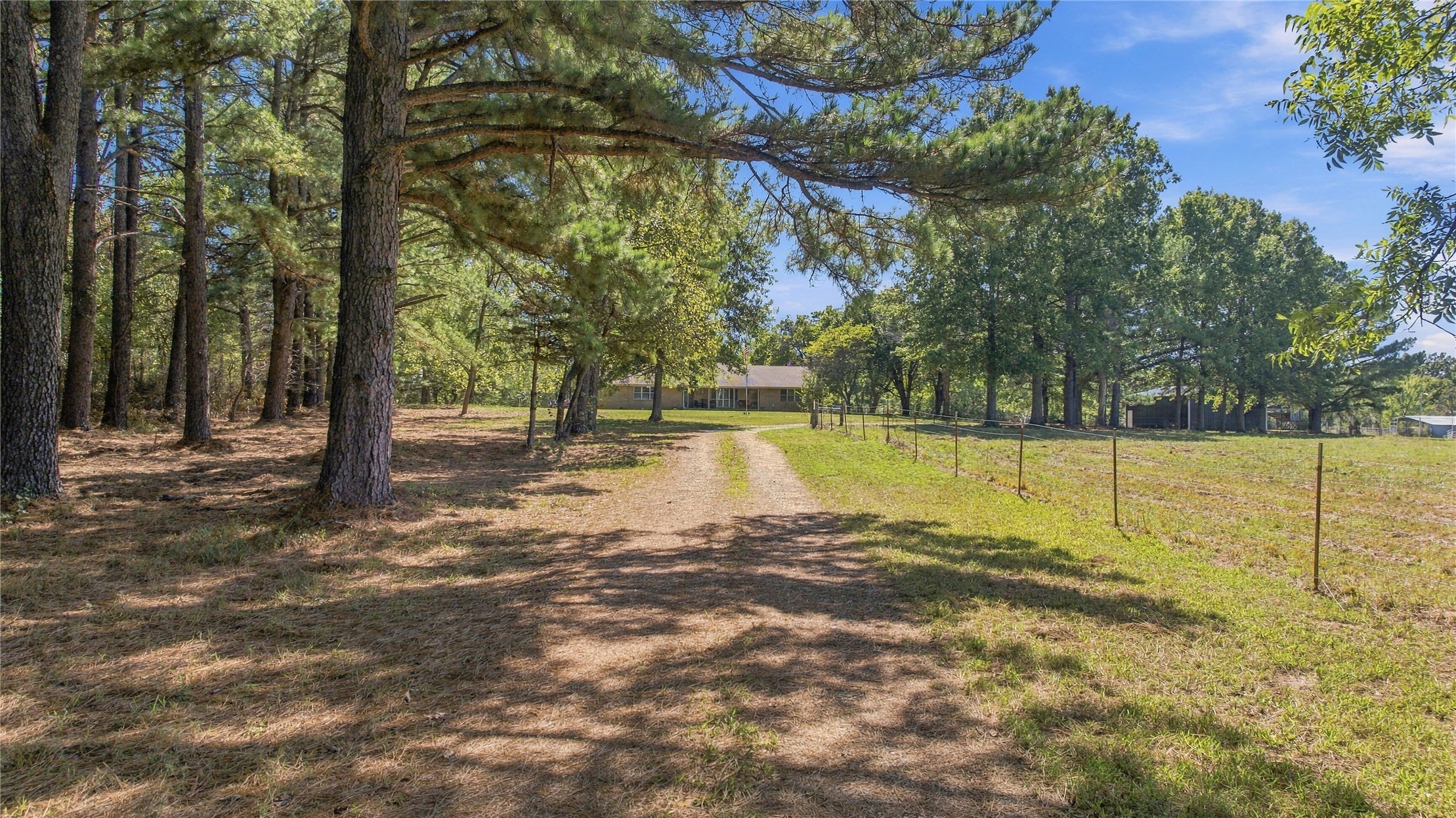 372099 E 1000 Road Castle OK 74833