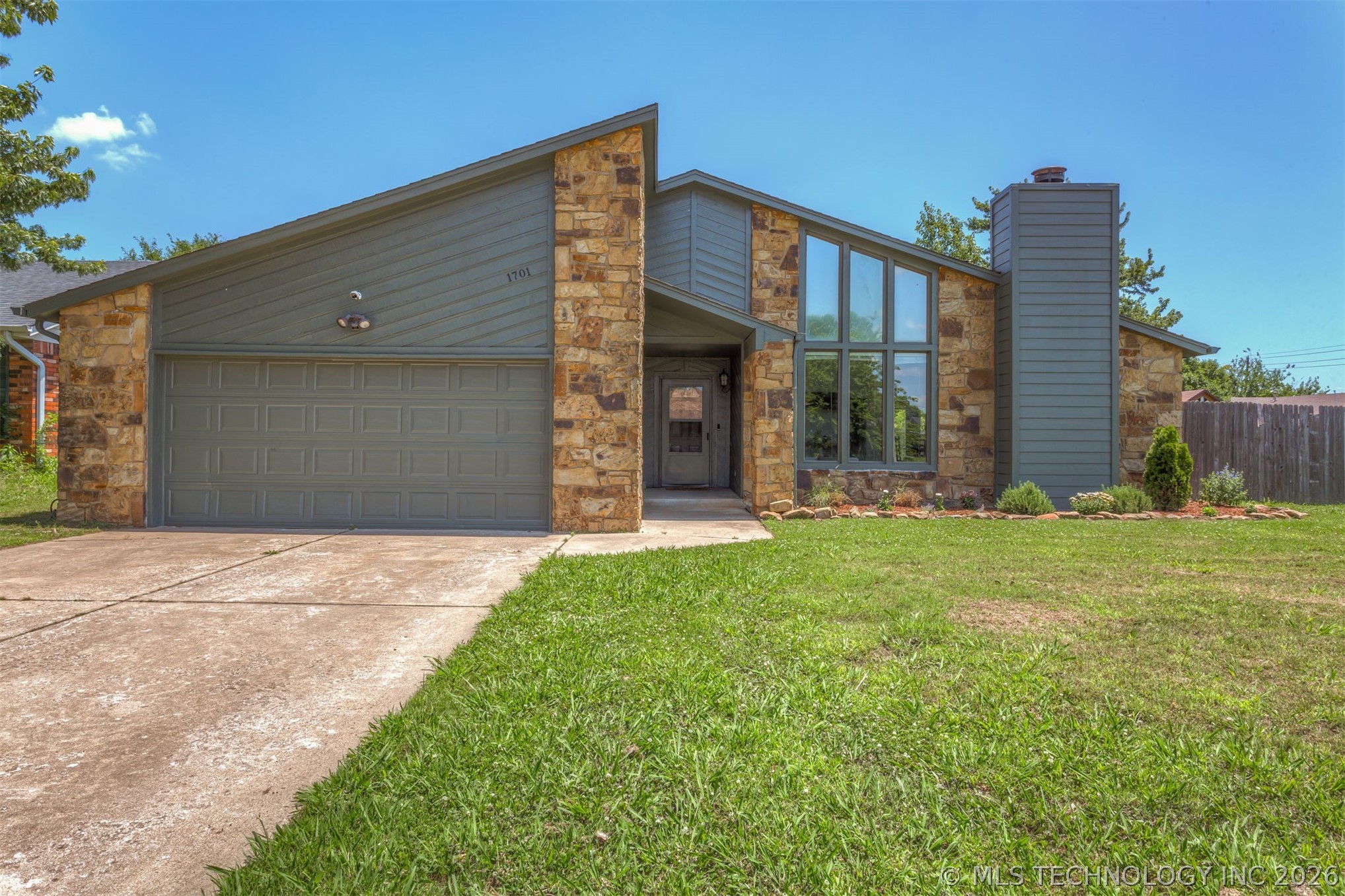 1701 N Eucalyptus Avenue Broken Arrow OK 74012
