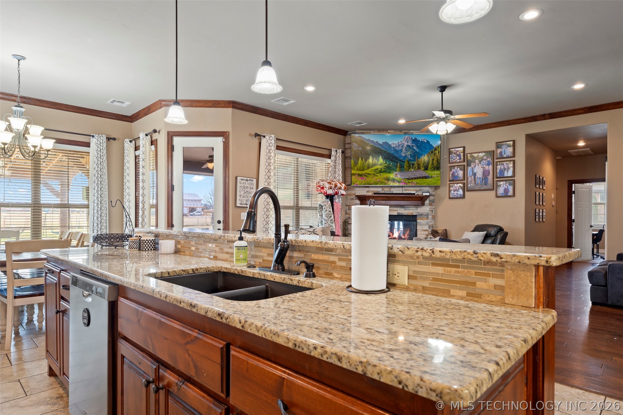 61521 E 266 Road Grove OK 74344
