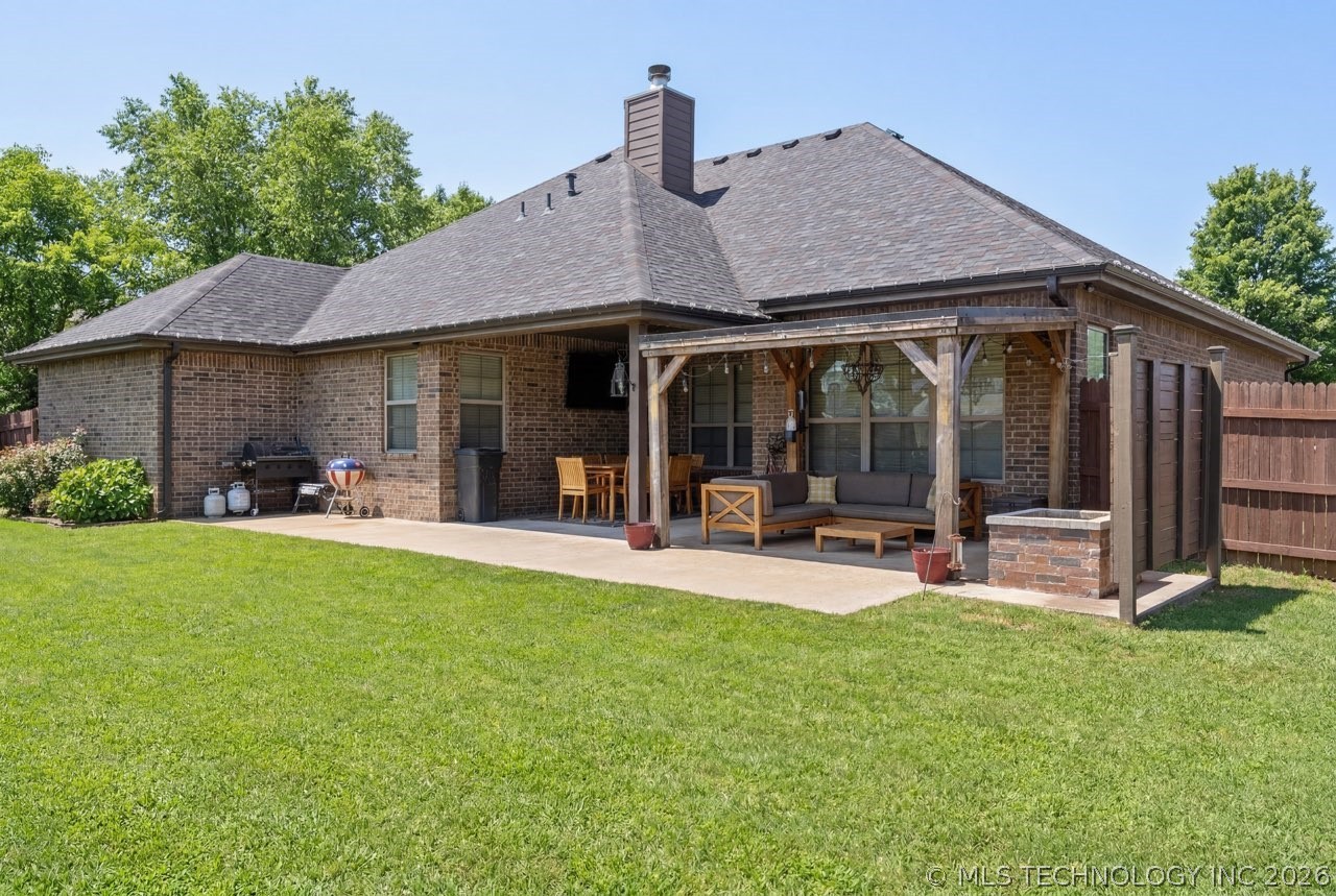 61521 E 266 Road Grove OK 74344