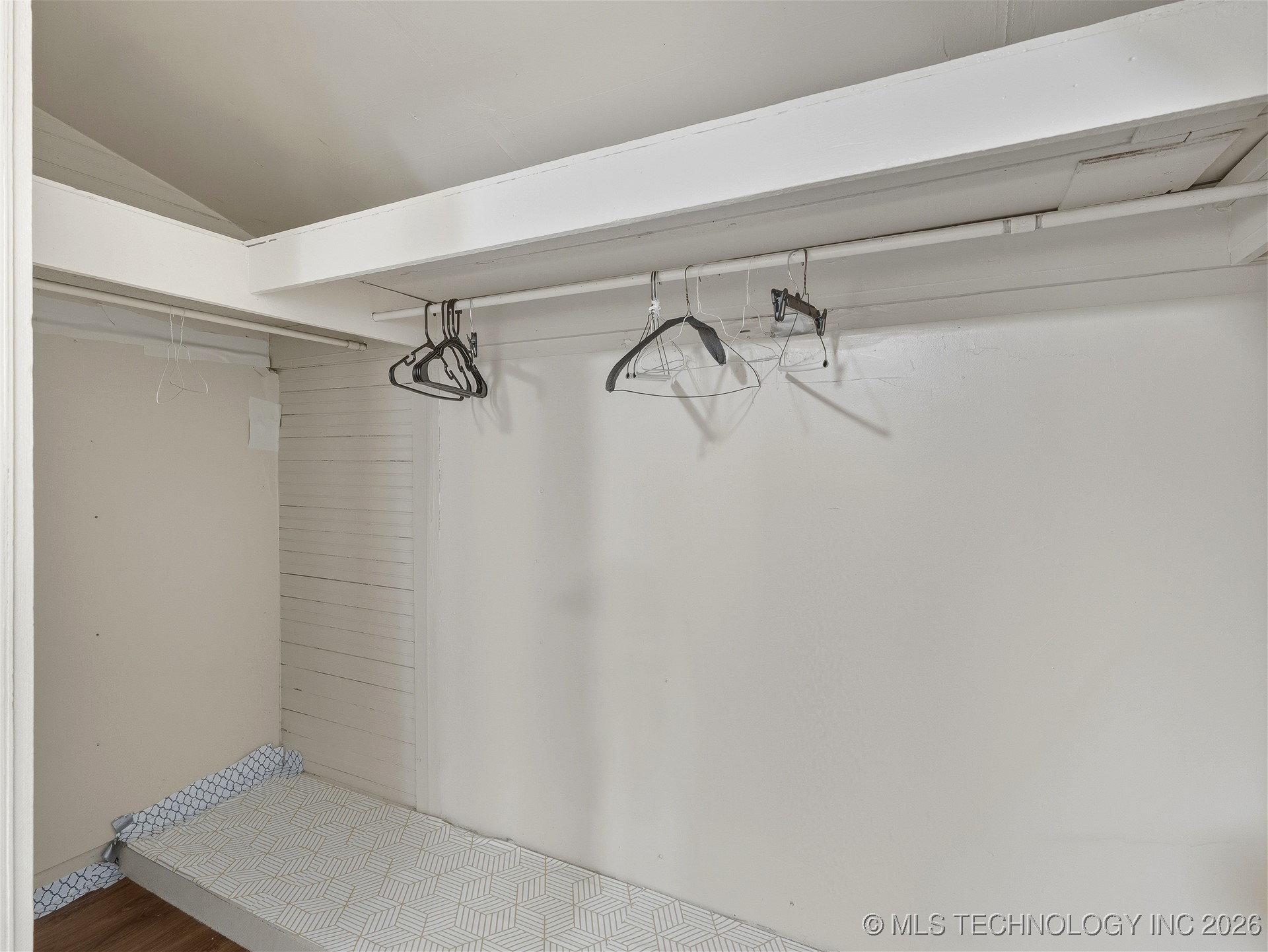 1215 E Beverly Ada OK 74820