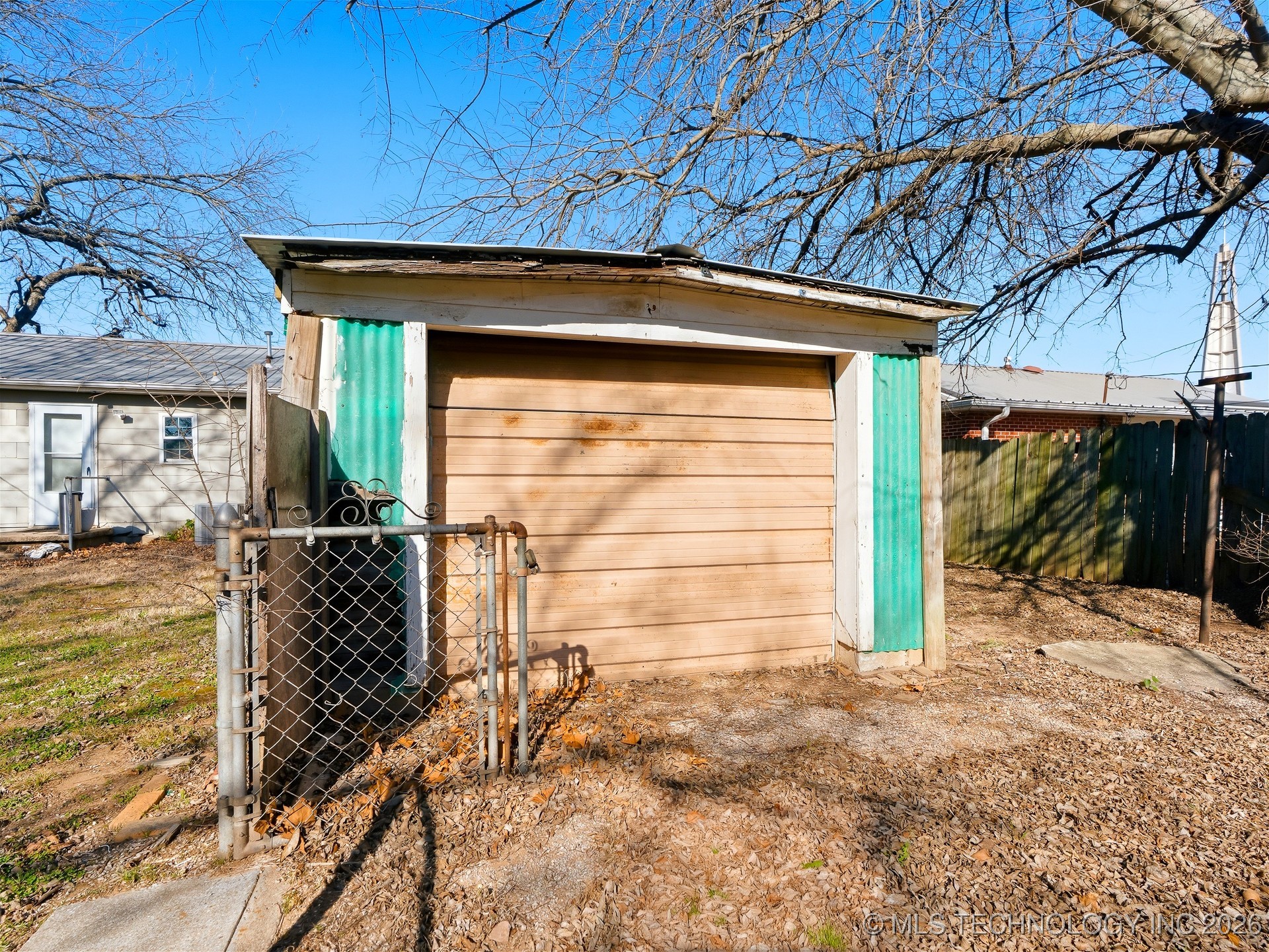 1215 E Beverly Ada OK 74820