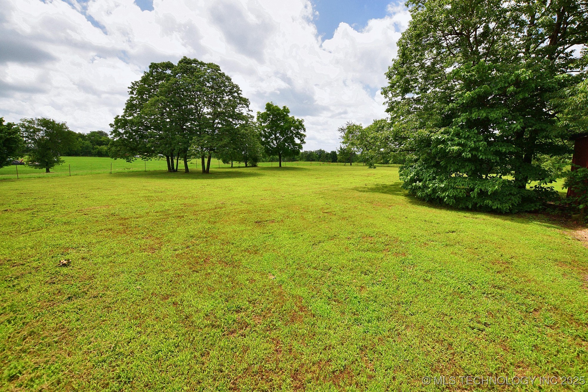 16759 W Burchett Road Tahlequah OK 74464