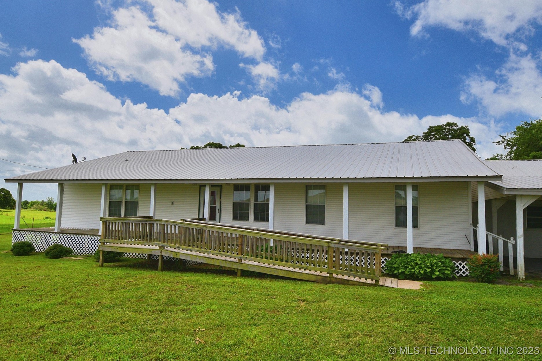 16759 W Burchett Road Tahlequah OK 74464