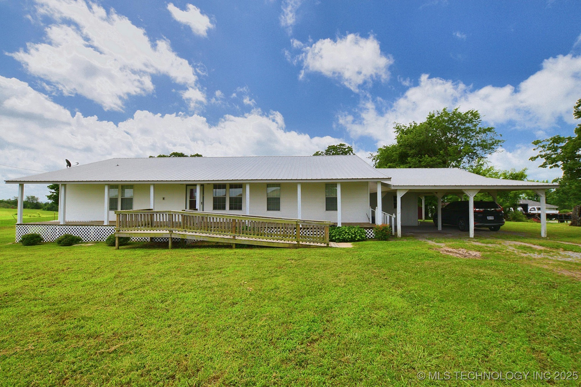 16759 W Burchett Road Tahlequah OK 74464