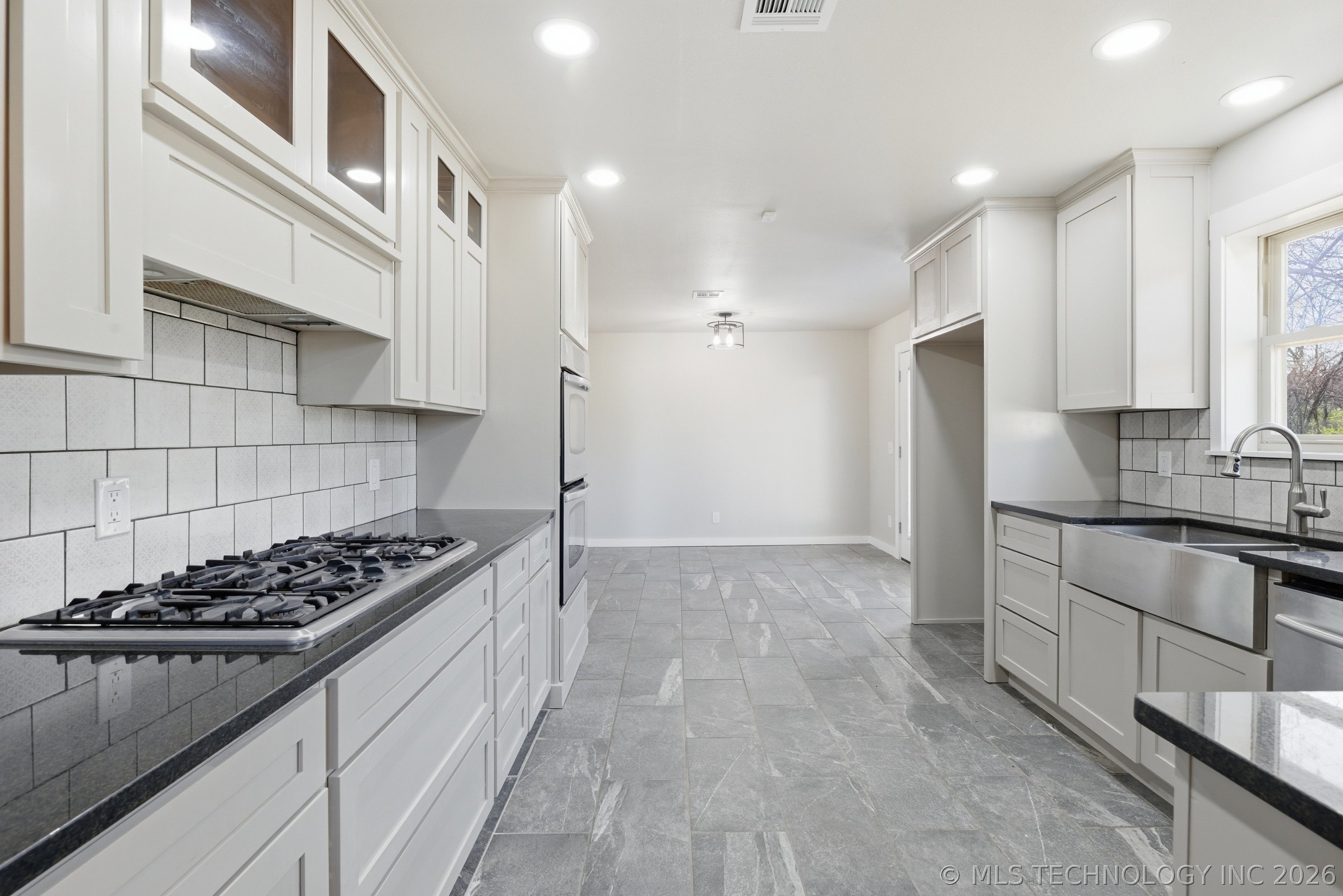 725 N 260 Road Mounds OK 74047